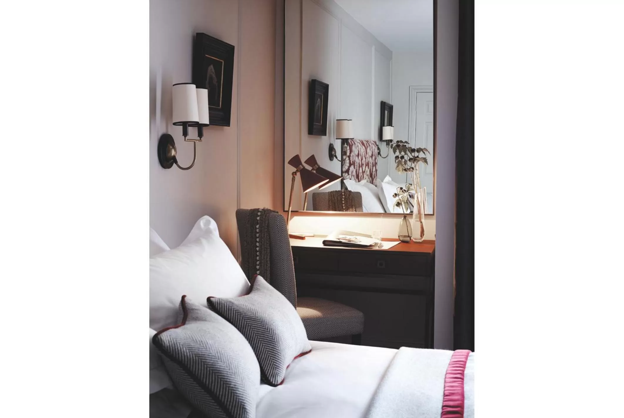 Bedroom, Bed in Old Parsonage Hotel