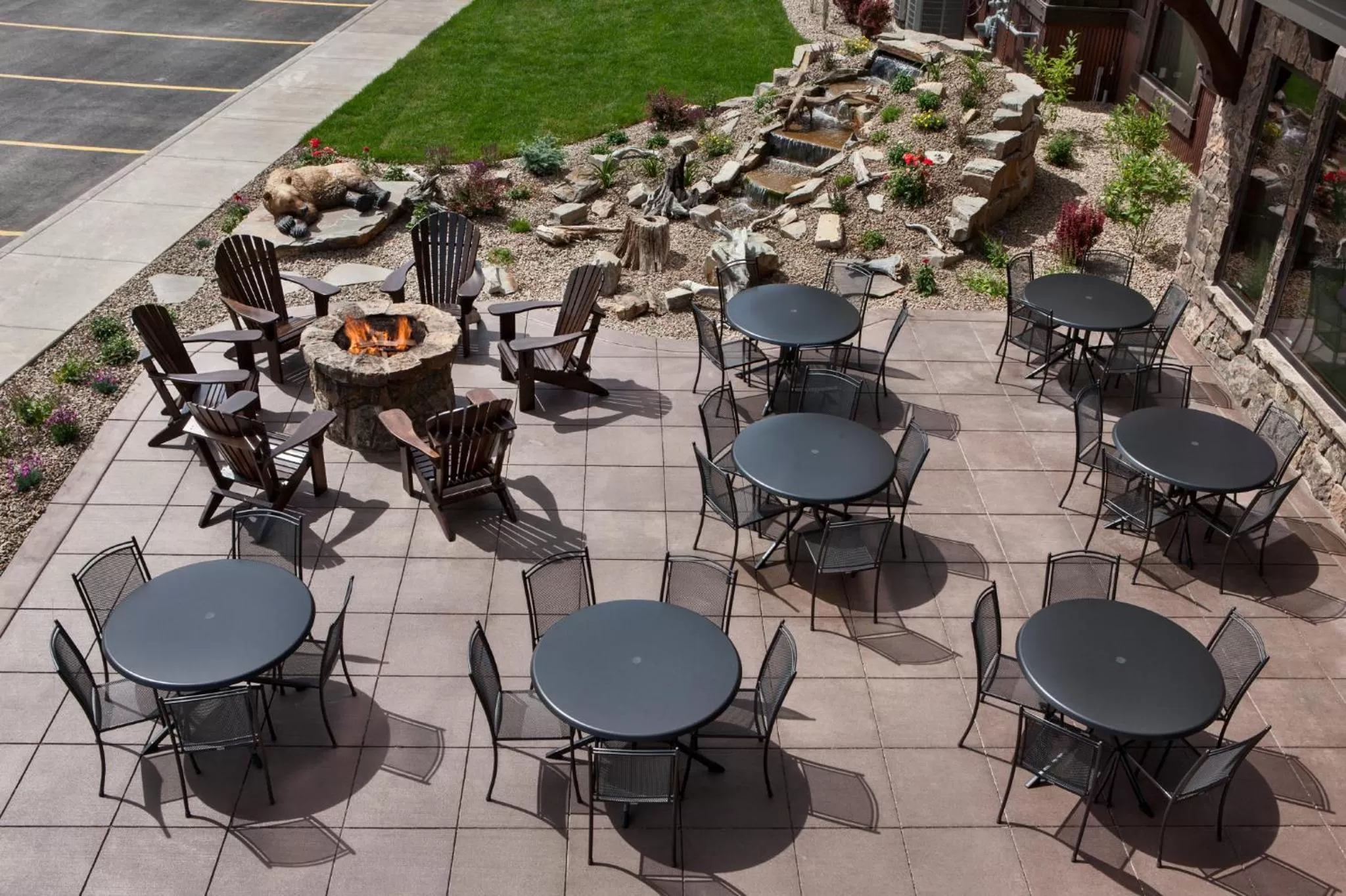 Patio in Glacier International Lodge
