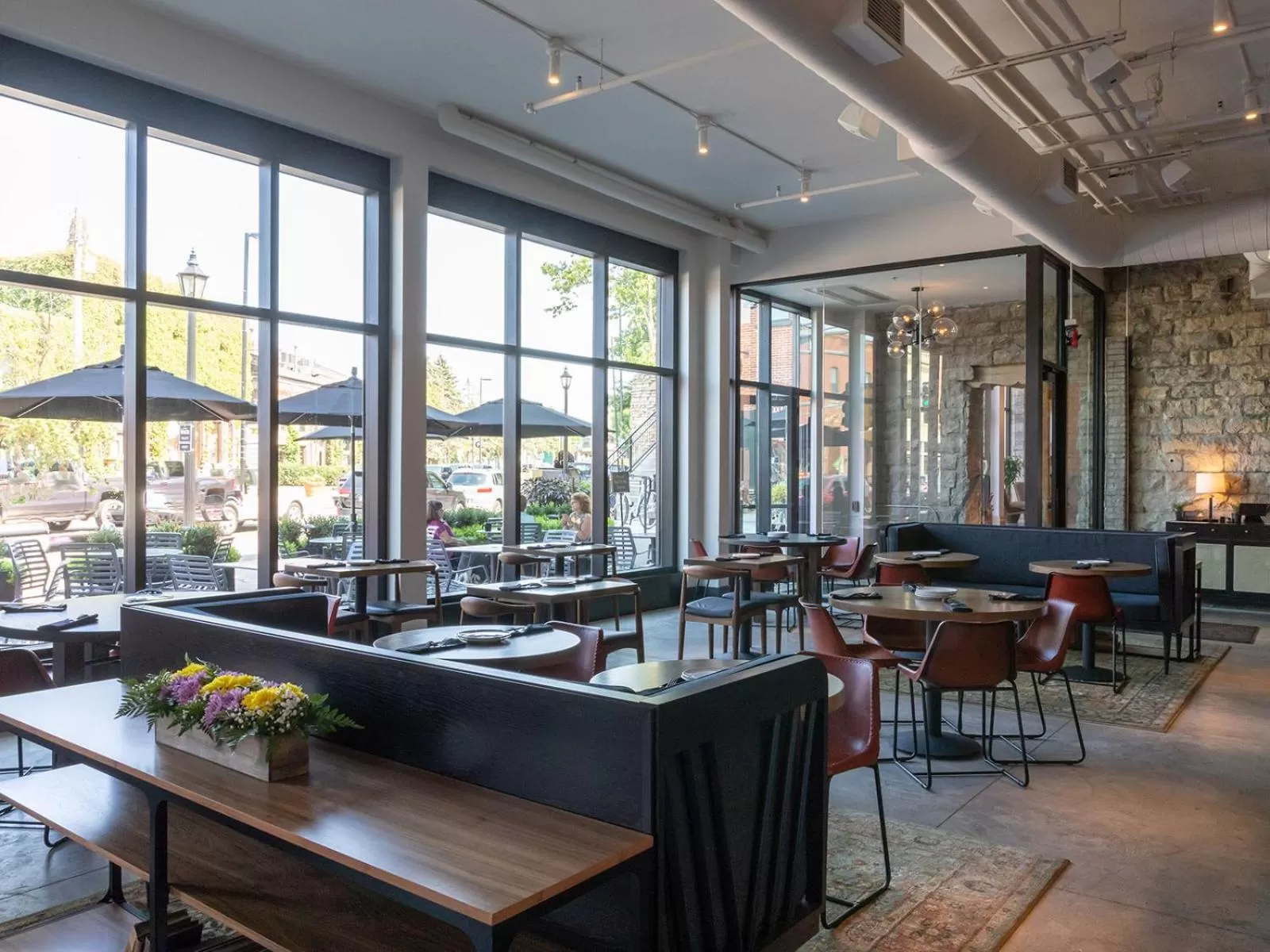 Property building in Lora