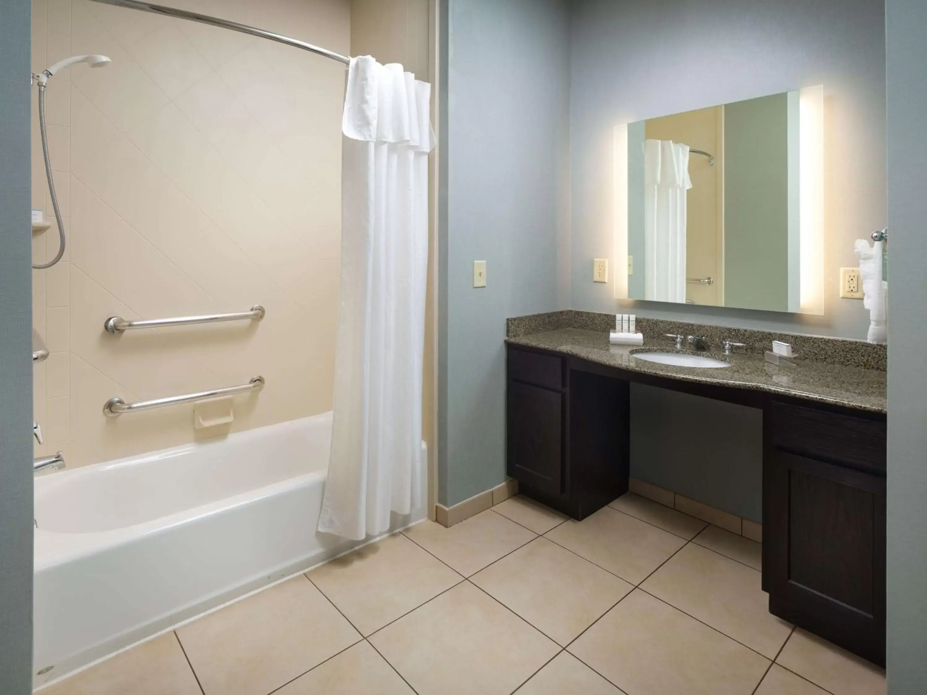 Bathroom in Homewood Suites by Hilton Atlanta NW/Kennesaw-Town Center