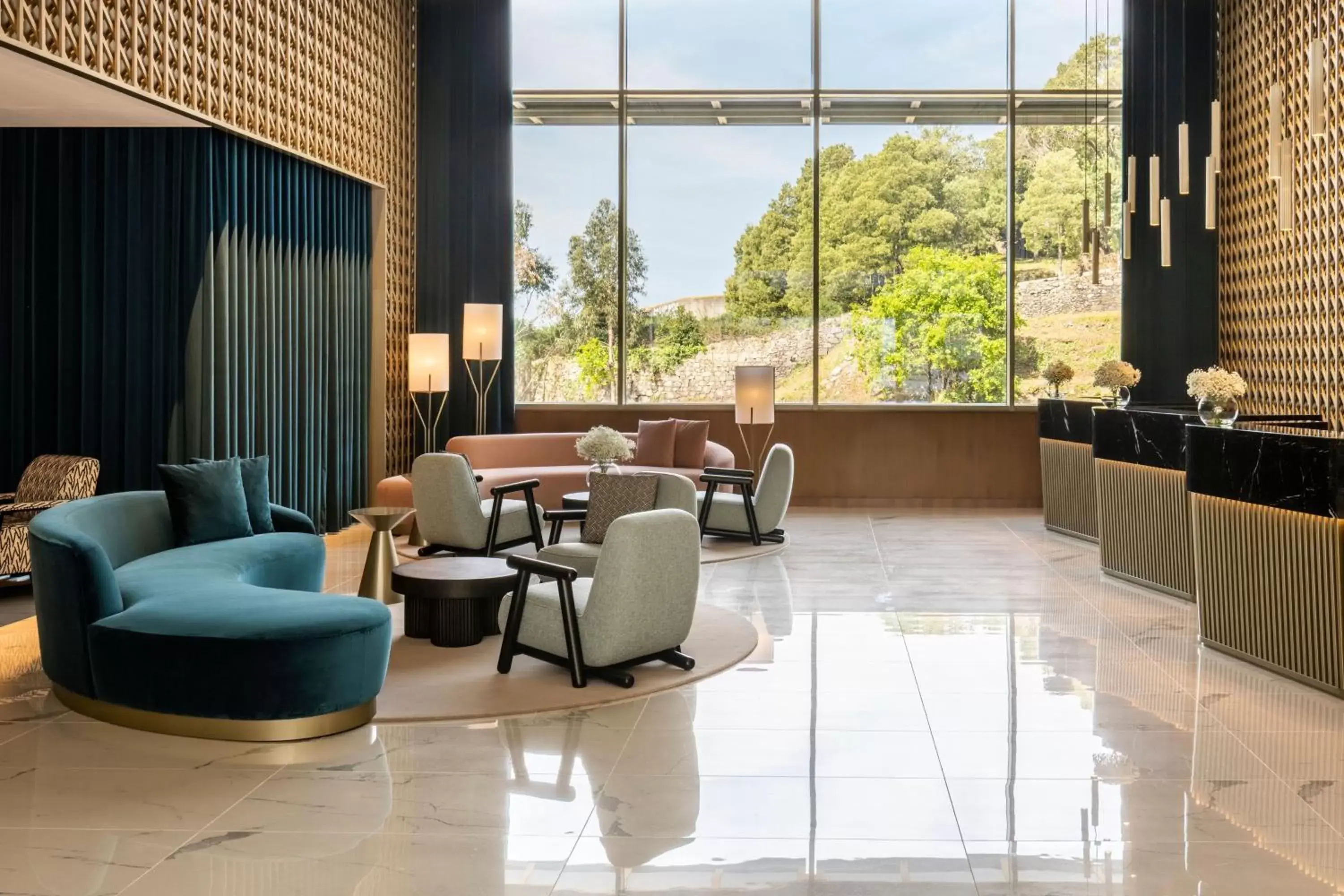 Lobby or reception in Renaissance Porto Lapa Hotel