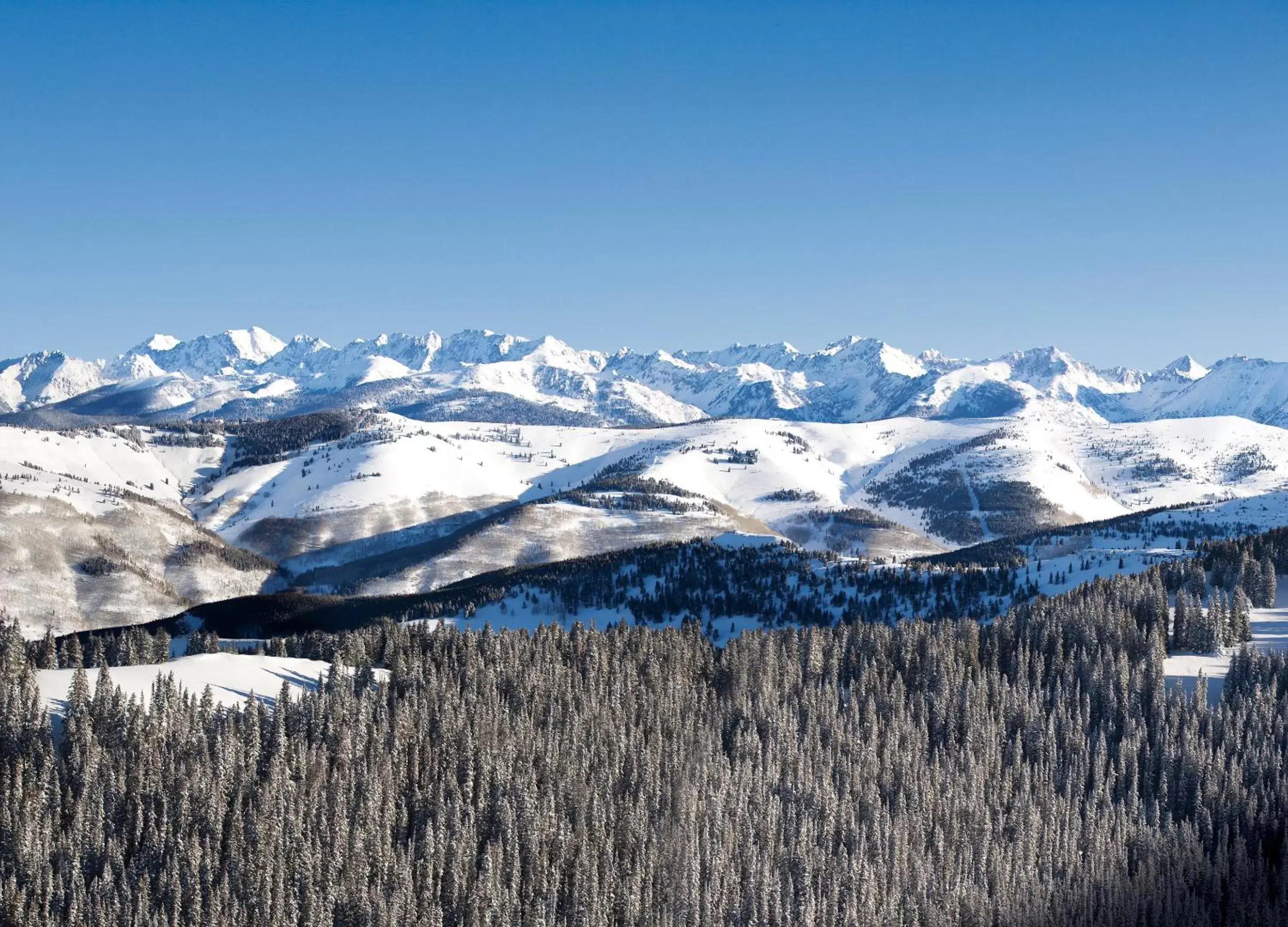 Skiing, Winter in The Christie Lodge – All Suite Property Vail Valley/Beaver Creek