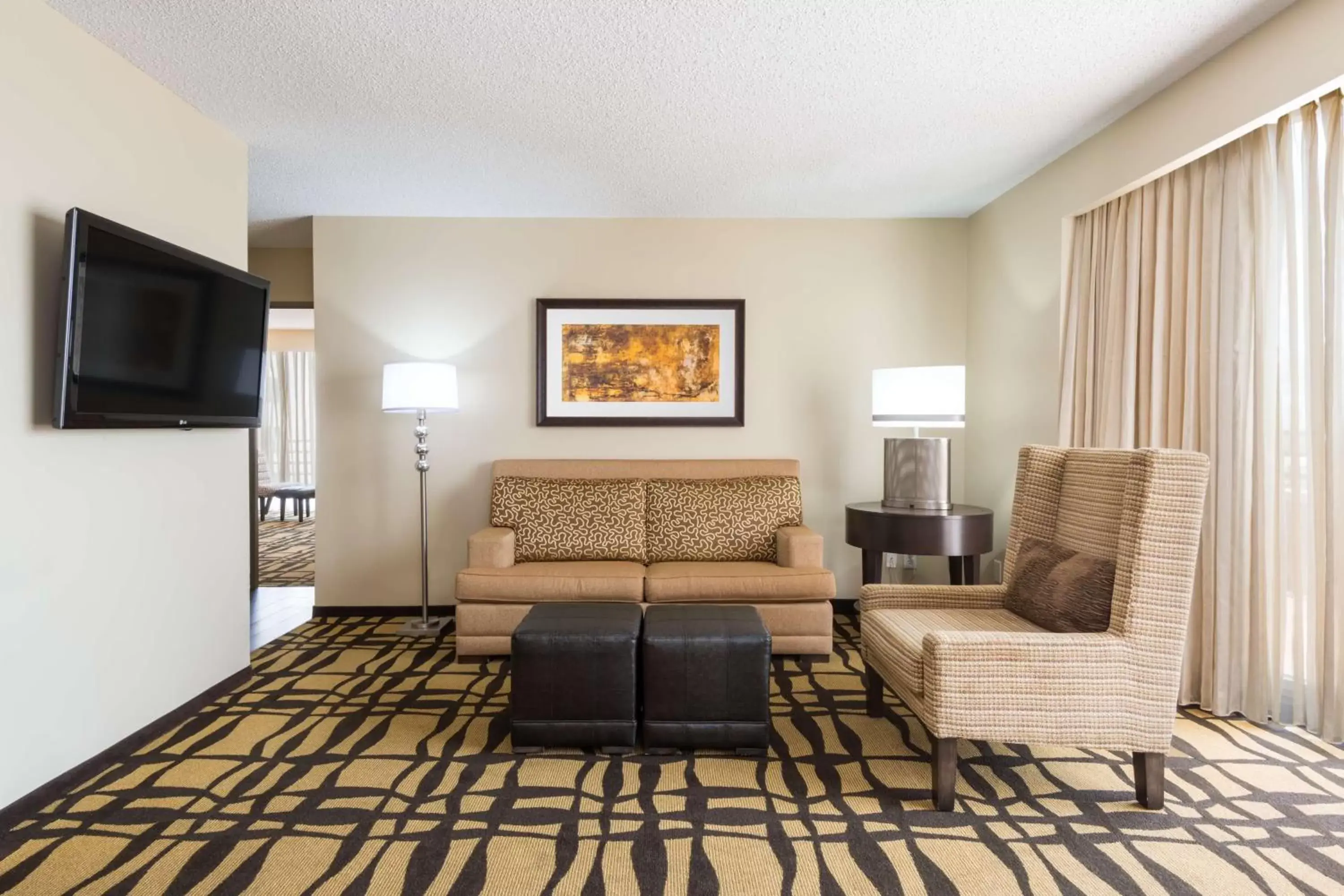 Bedroom, Seating Area in DoubleTree Suites by Hilton Hotel Austin