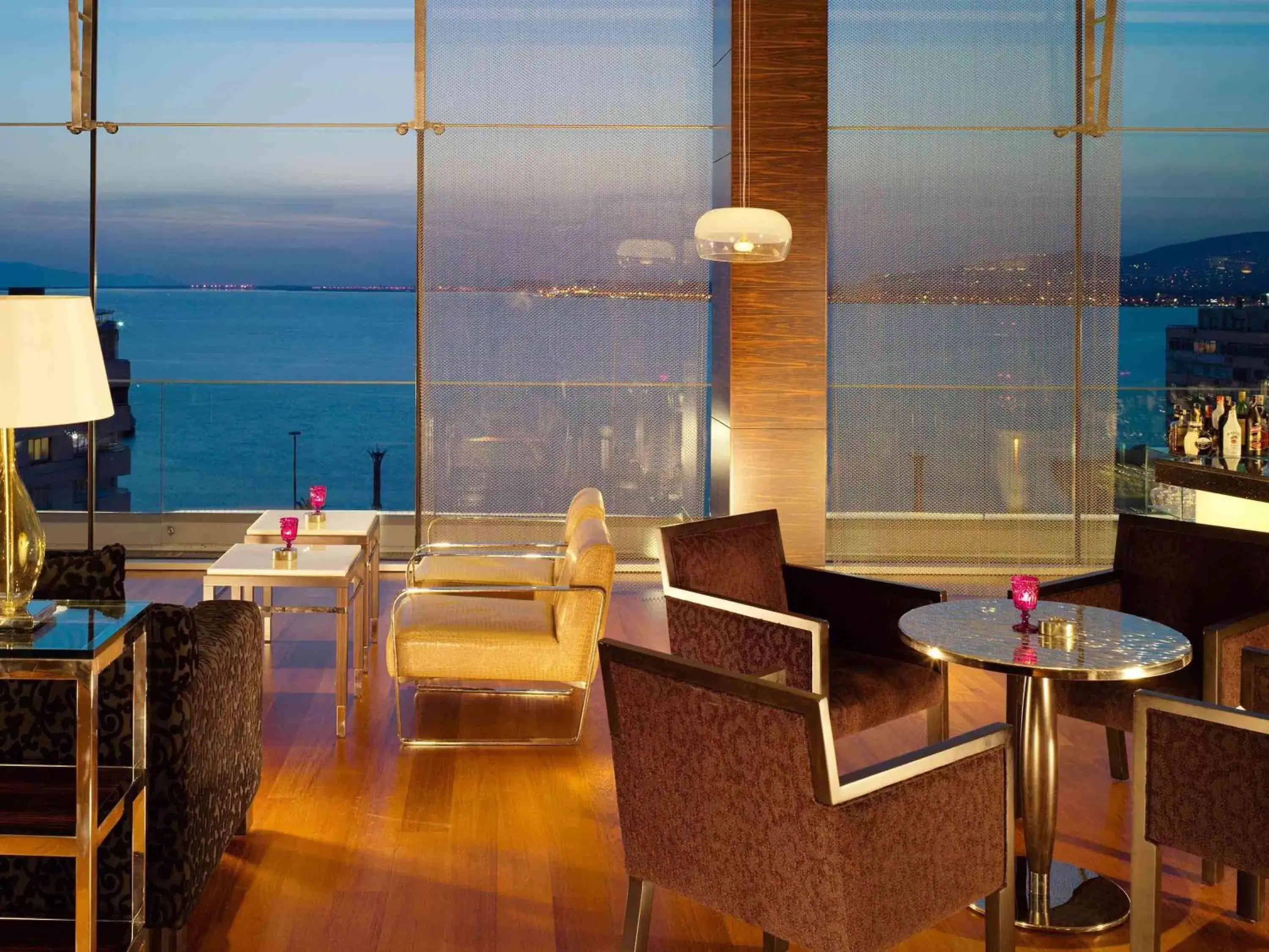 Lounge or bar in Swissotel Buyuk Efes Izmir