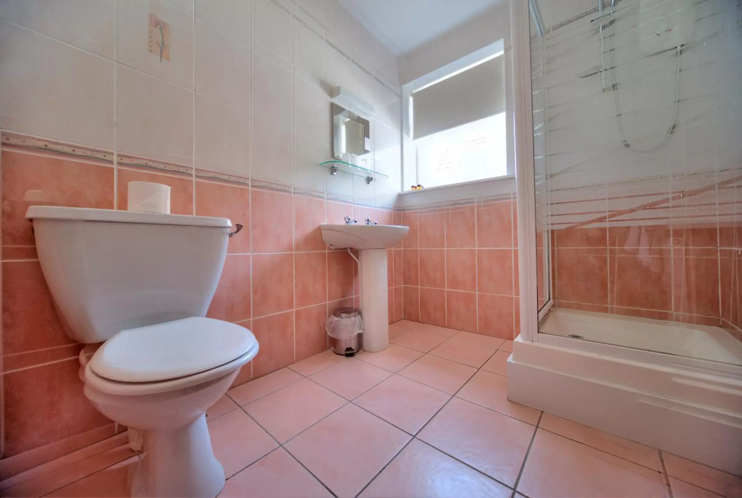 Bathroom in Lochnell Arms Hotel