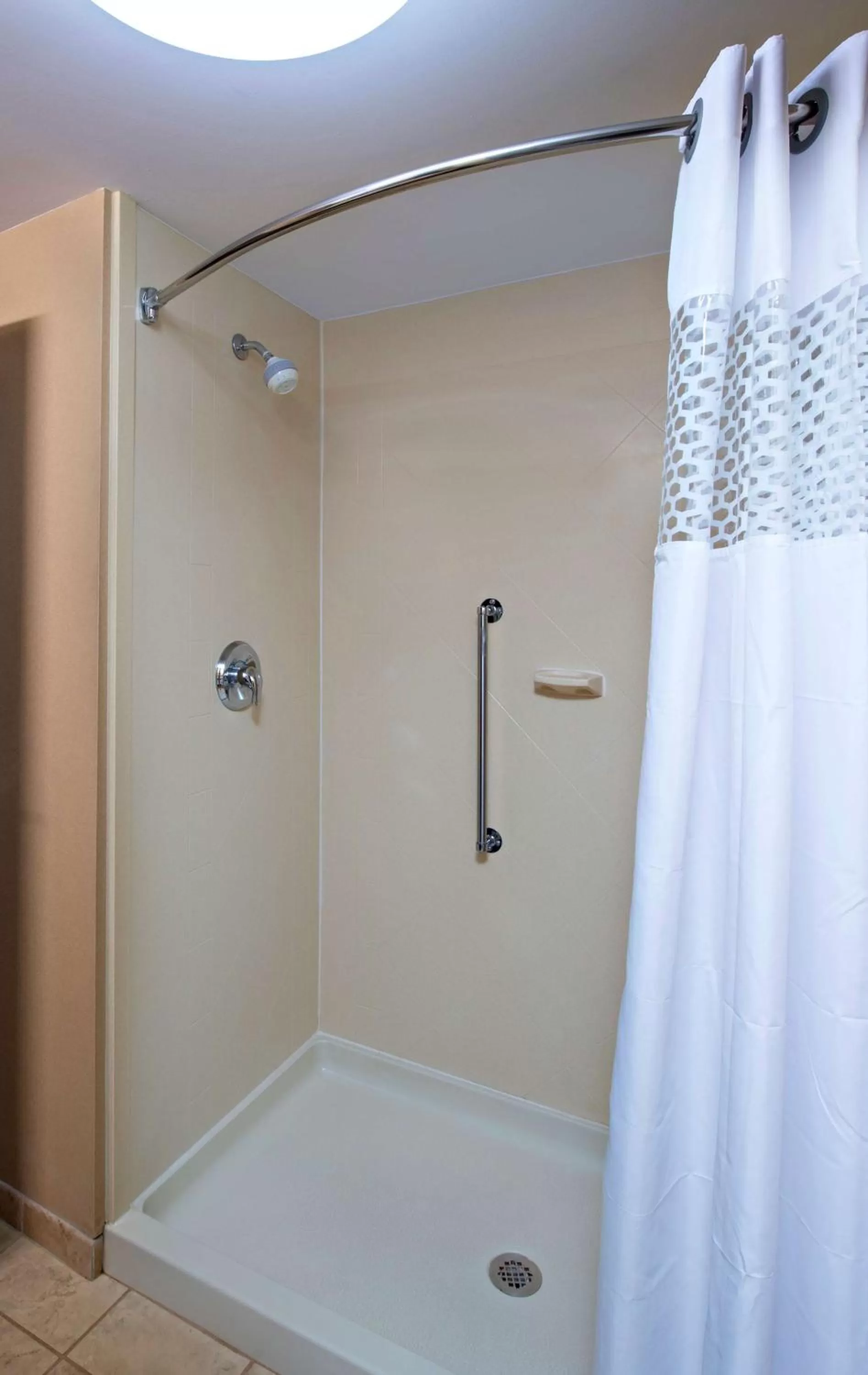 Bathroom in Hampton Inn Bennington