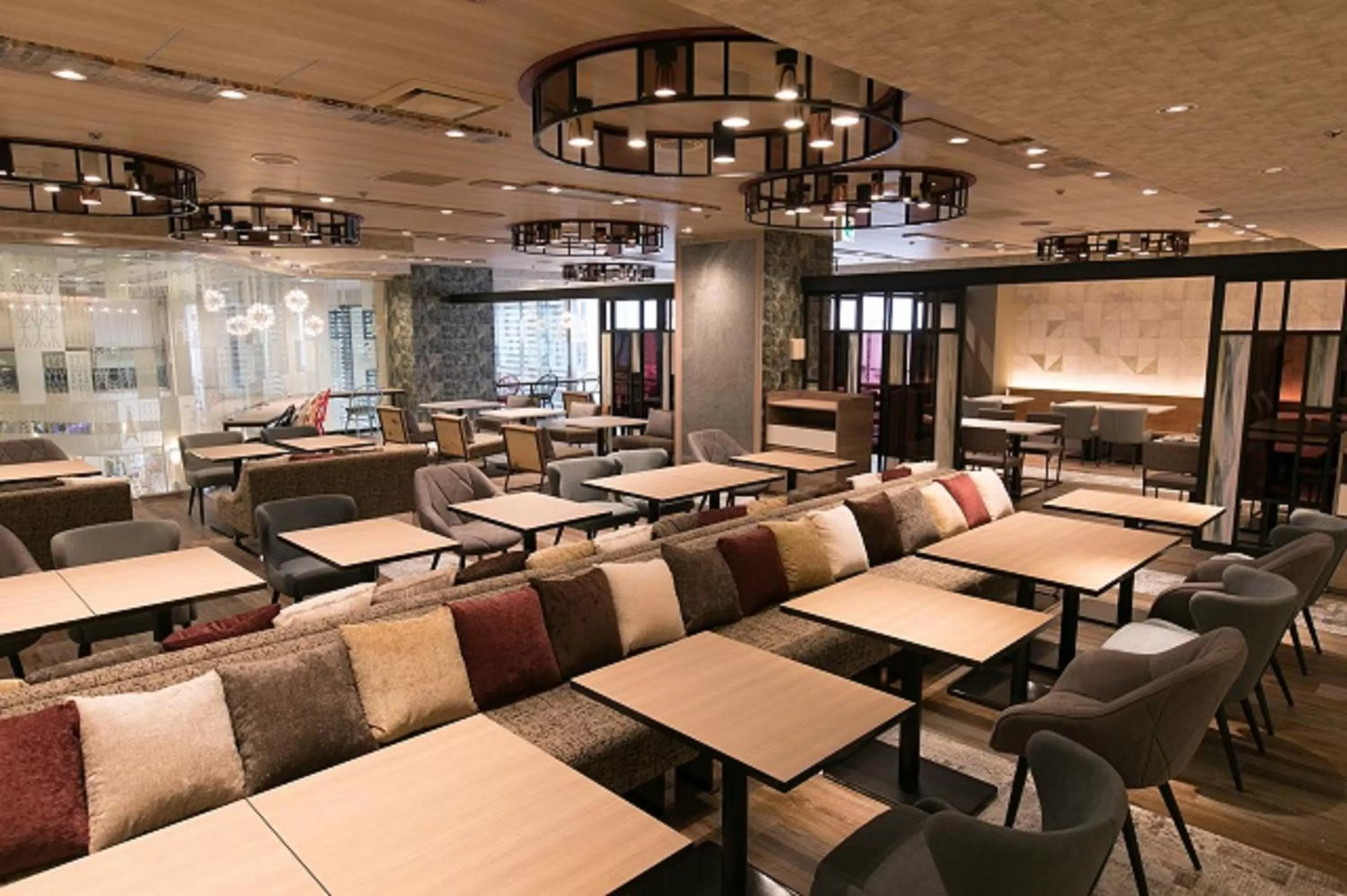 Restaurant/places to eat in Shin Osaka Esaka Tokyu REI Hotel