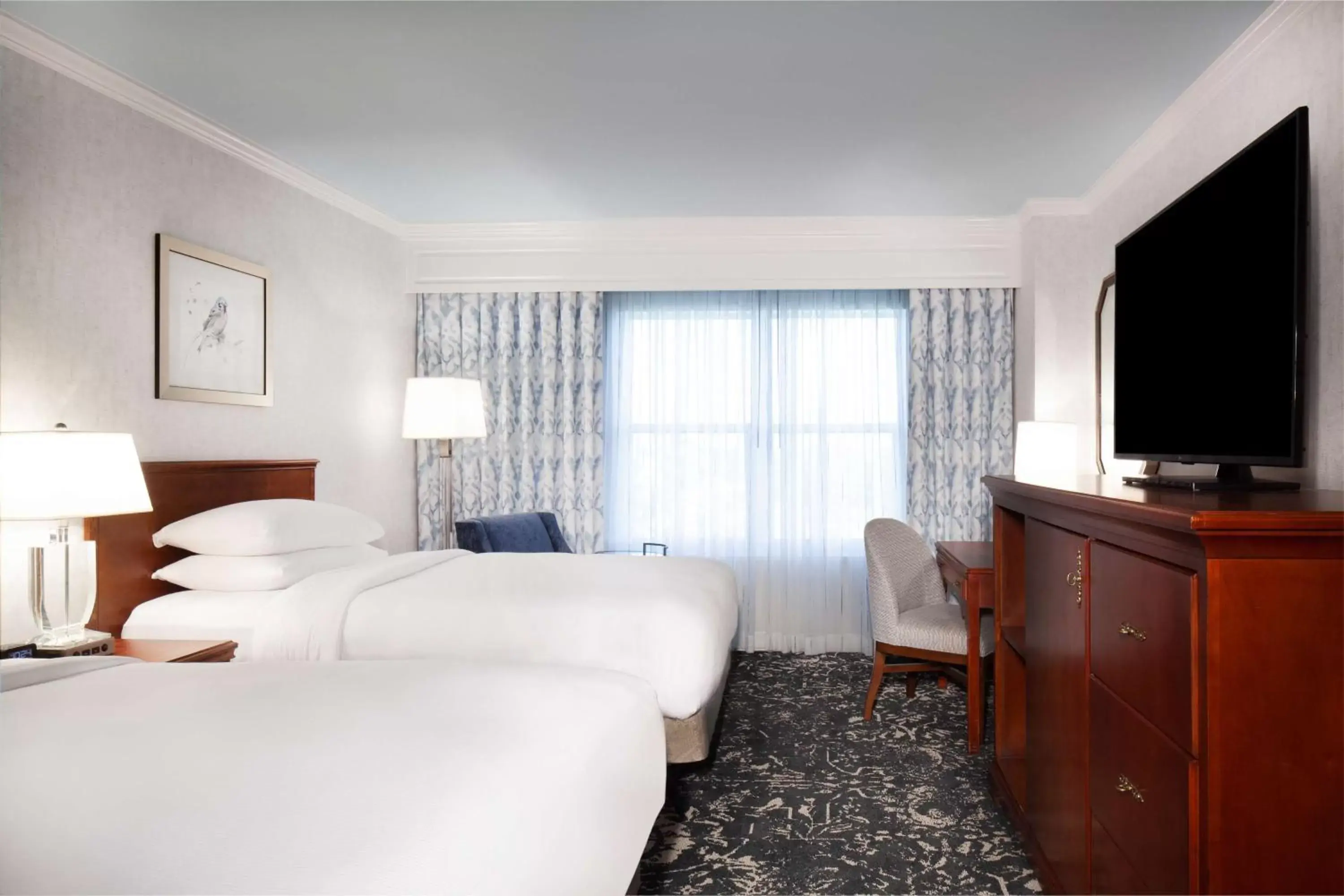 Bed in Hilton Atlanta/Marietta Hotel & Conference Center