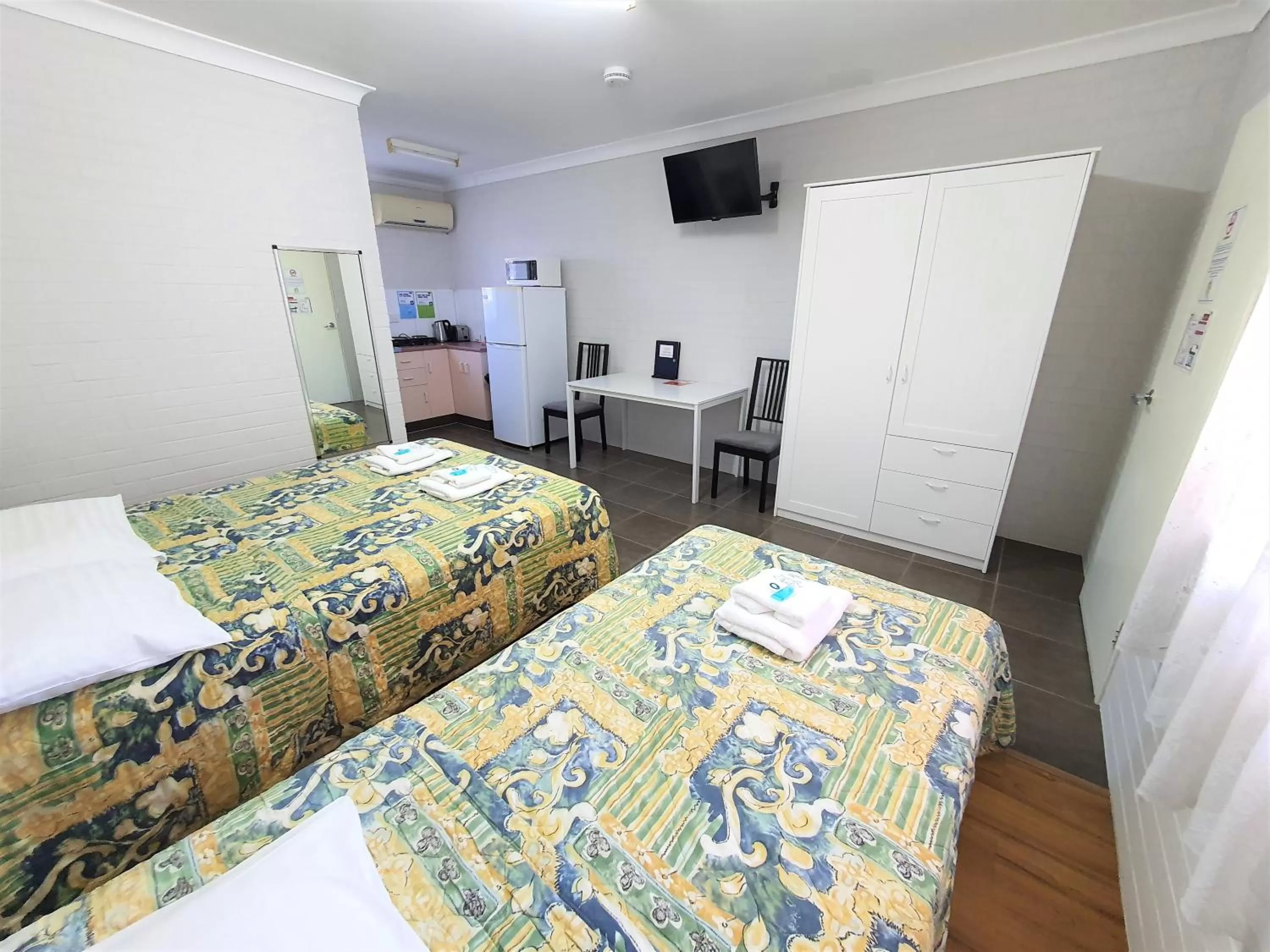 Photo of the whole room, Bed in Maria Motel