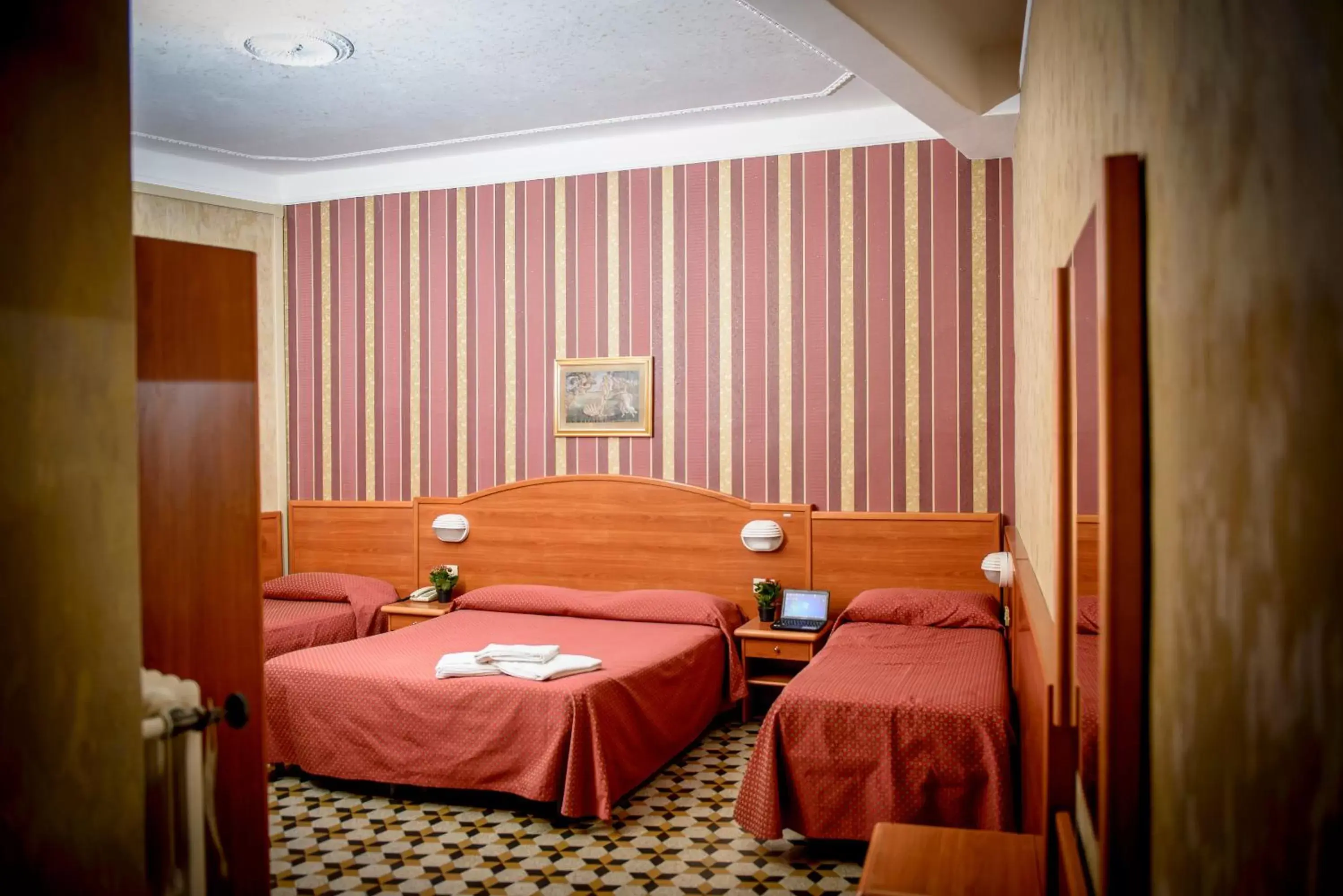Bedroom, Bed in Hotel Emmaus