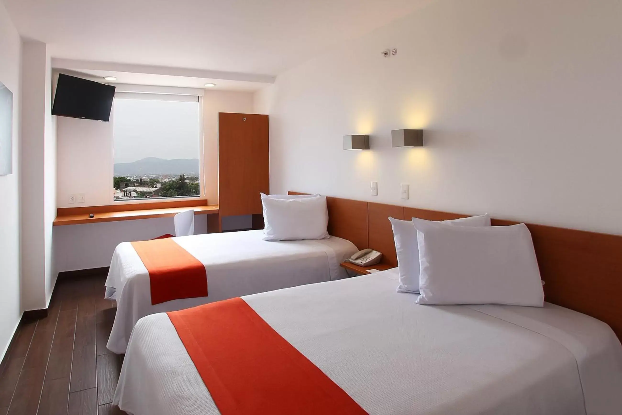 Photo of the whole room, Bed in One Cuernavaca