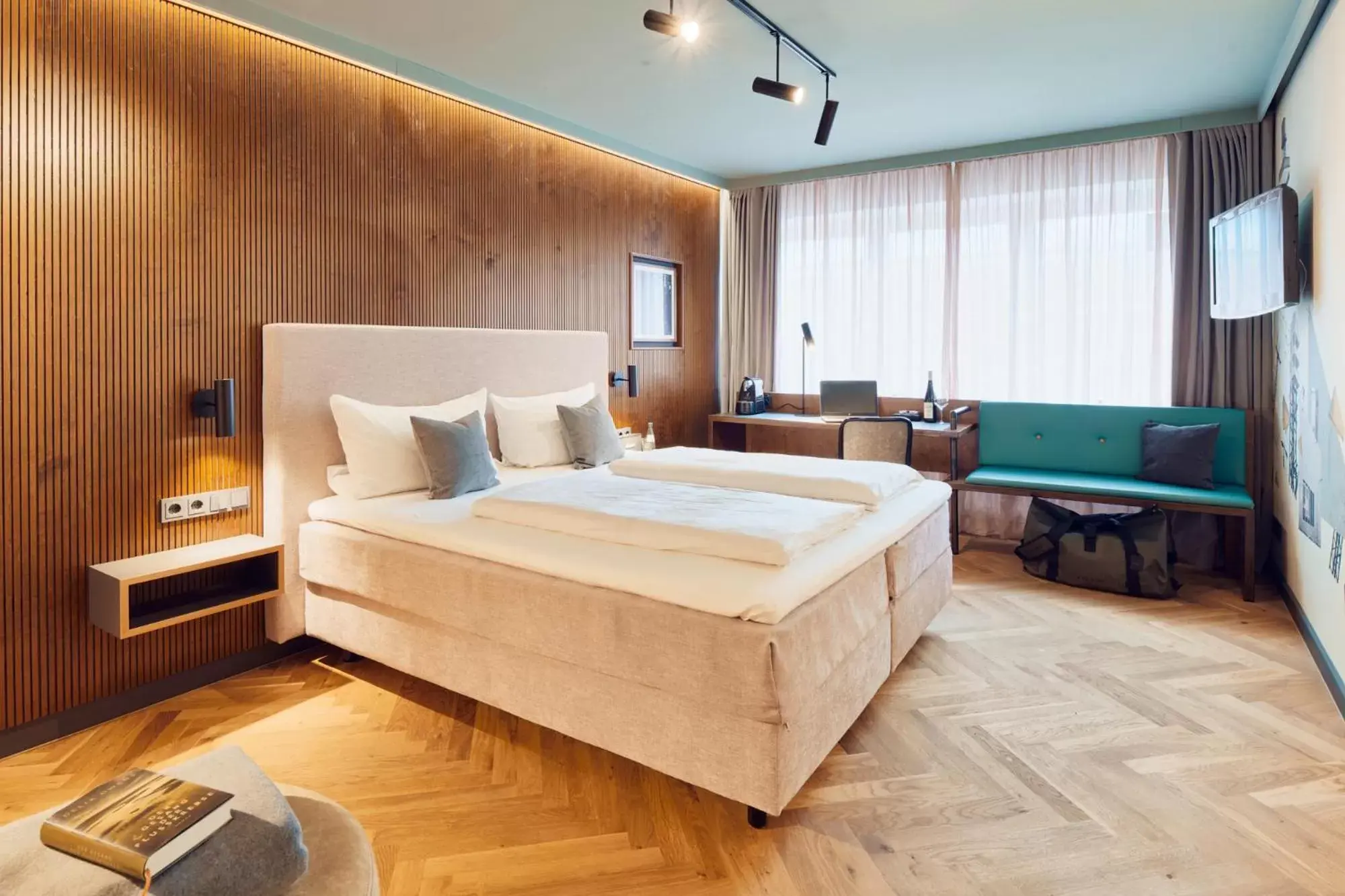 Bed in art Hotel Tucholsky