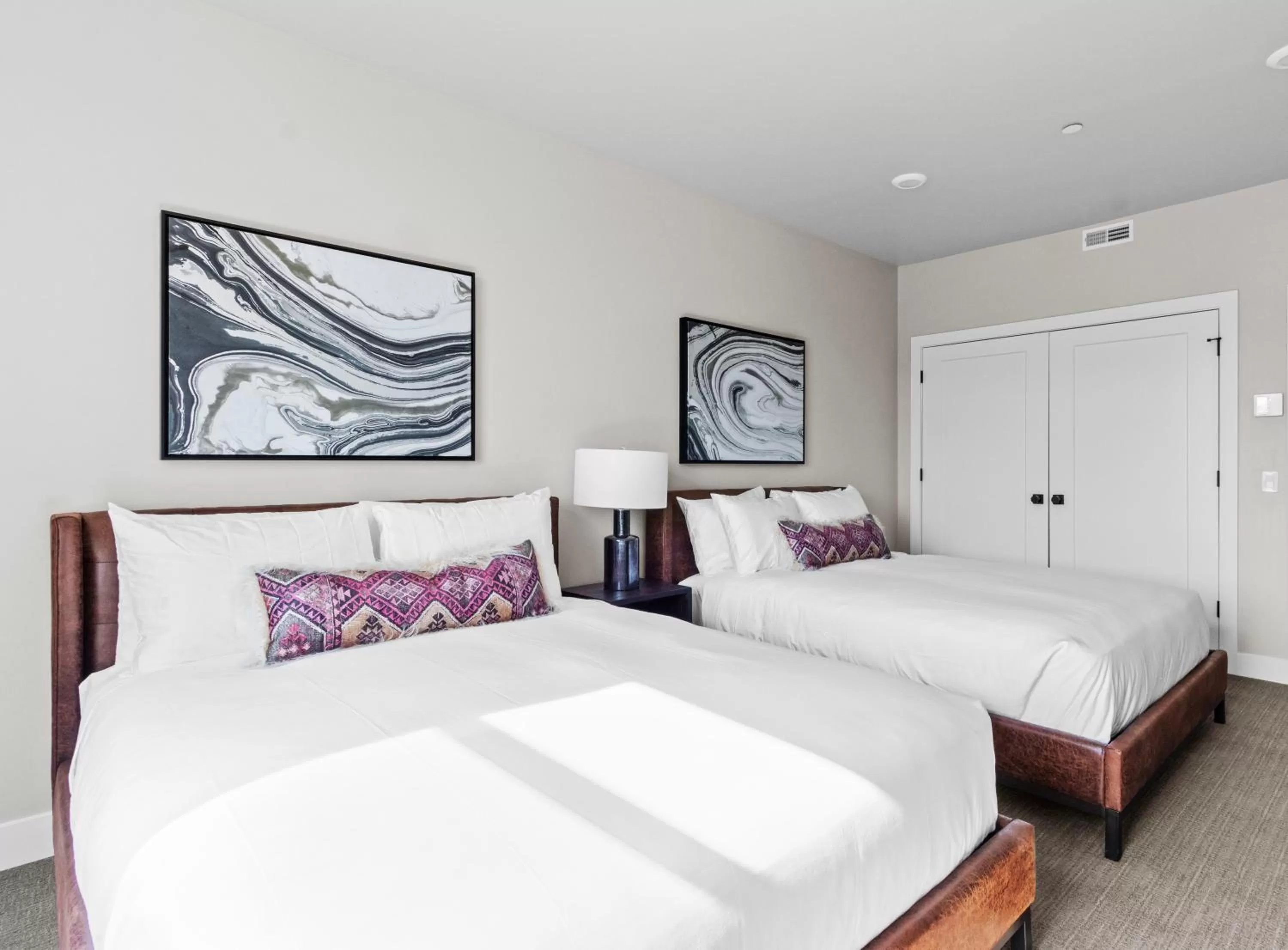 Bed in Black Rock Mountain Resort