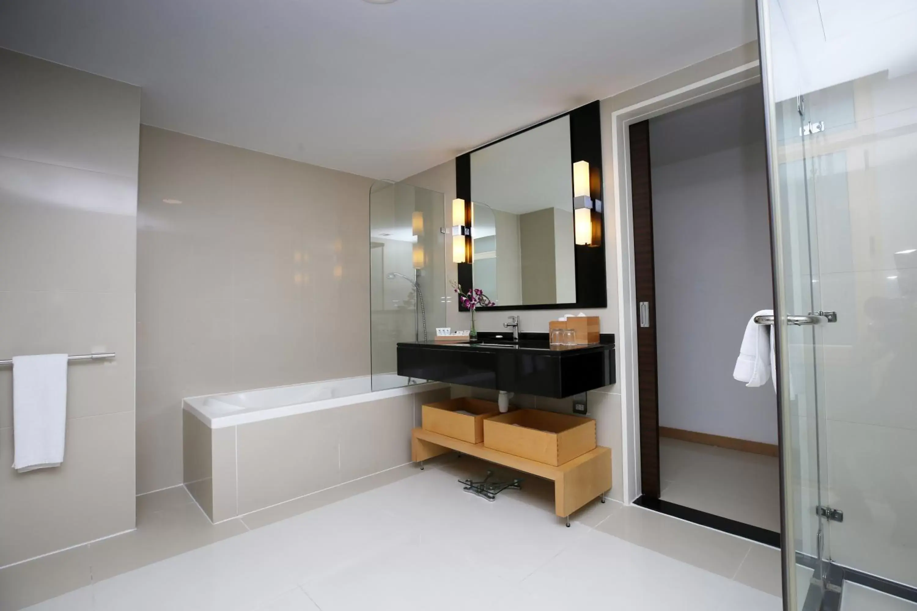 Shower, Bathroom in Asdal Gulf Inn Boutique Hotel- SEEF