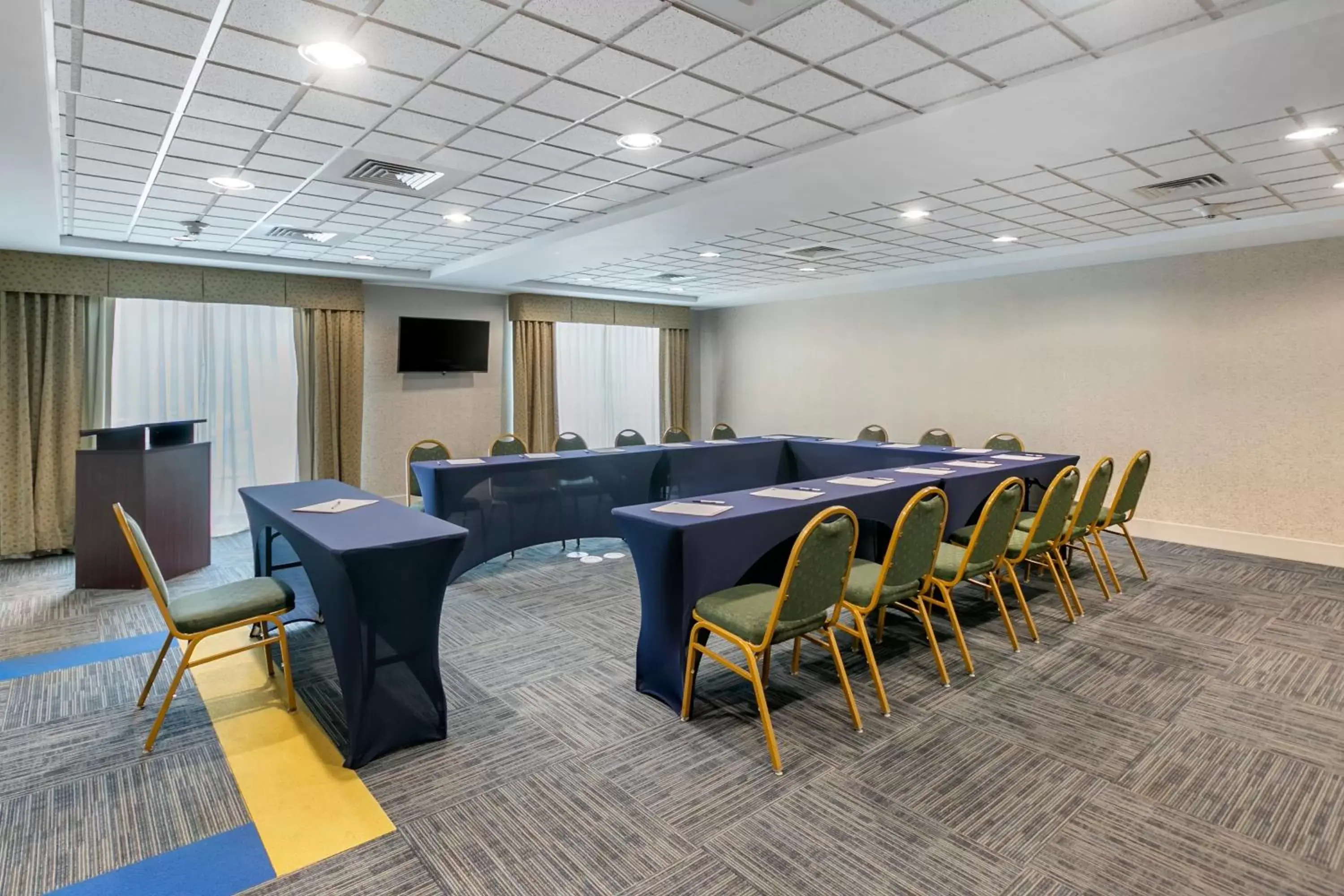 Meeting/conference room in Holiday Inn Express Mount Arlington, an IHG Hotel