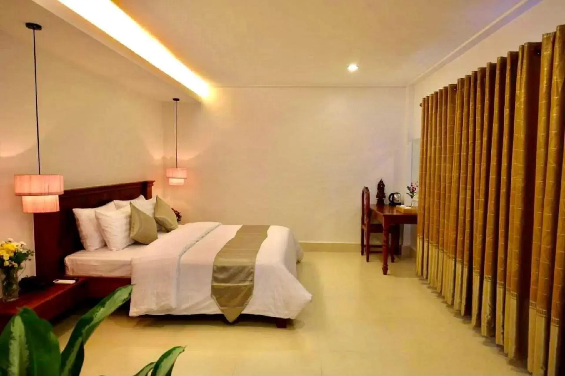 Bedroom, Bed in Holy Angkor Hotel