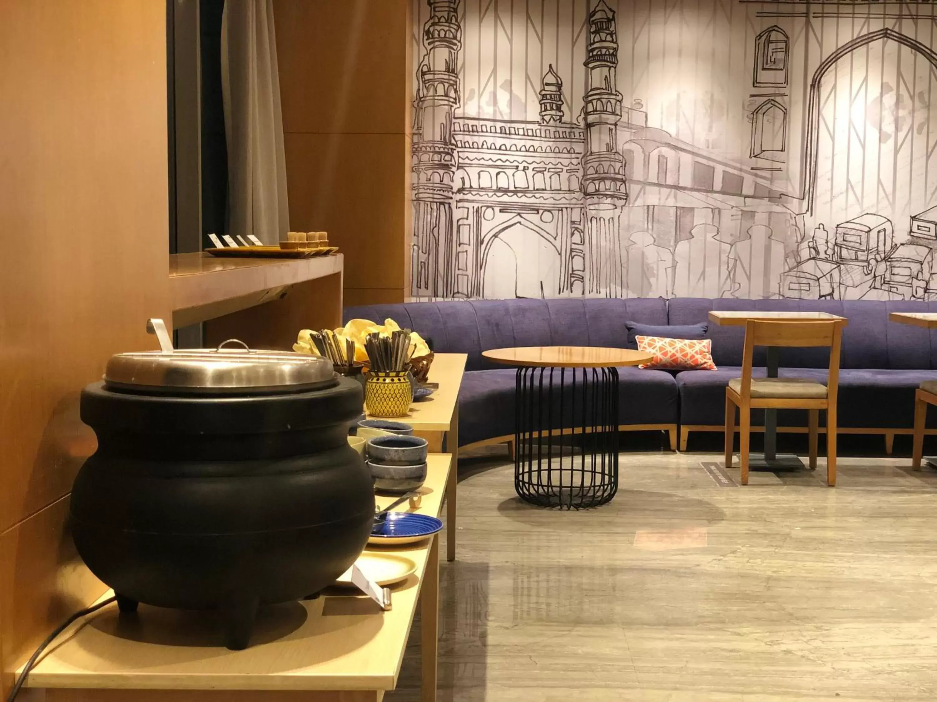 Restaurant/places to eat in Holiday Inn Express Hyderabad Banjara Hills, an IHG Hotel