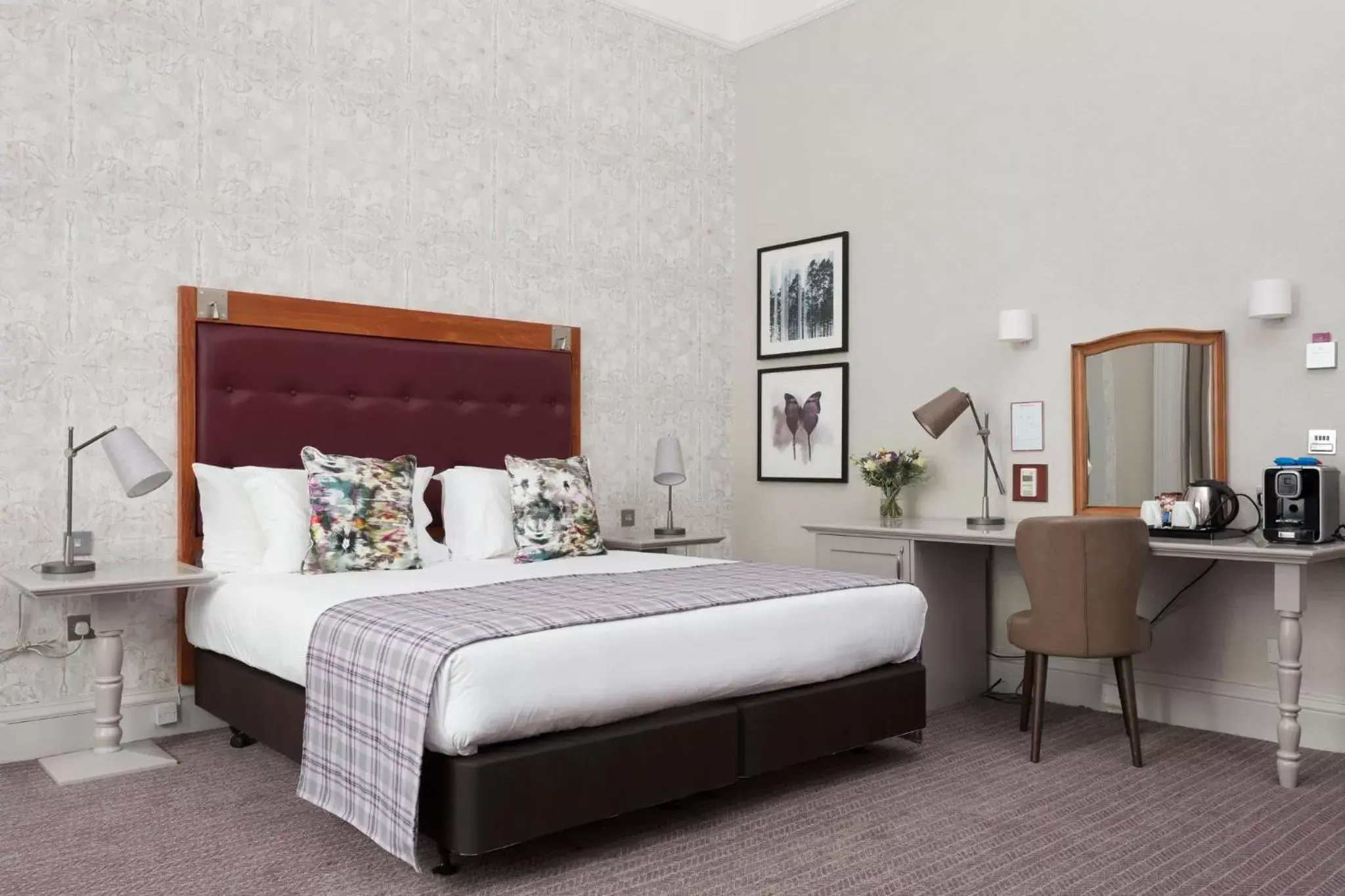 Photo of the whole room, Bed in voco Edinburgh - Royal Terrace, an IHG Hotel