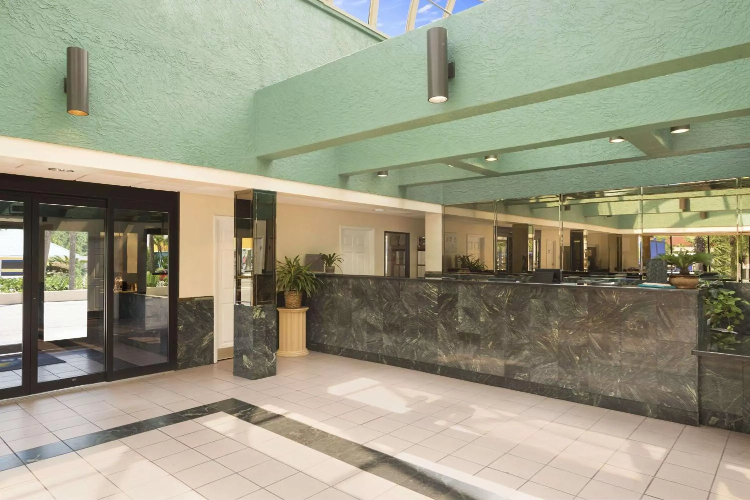 Lobby or reception, Lobby/Reception in Days Inn by Wyndham Panama City Beach/Ocean Front