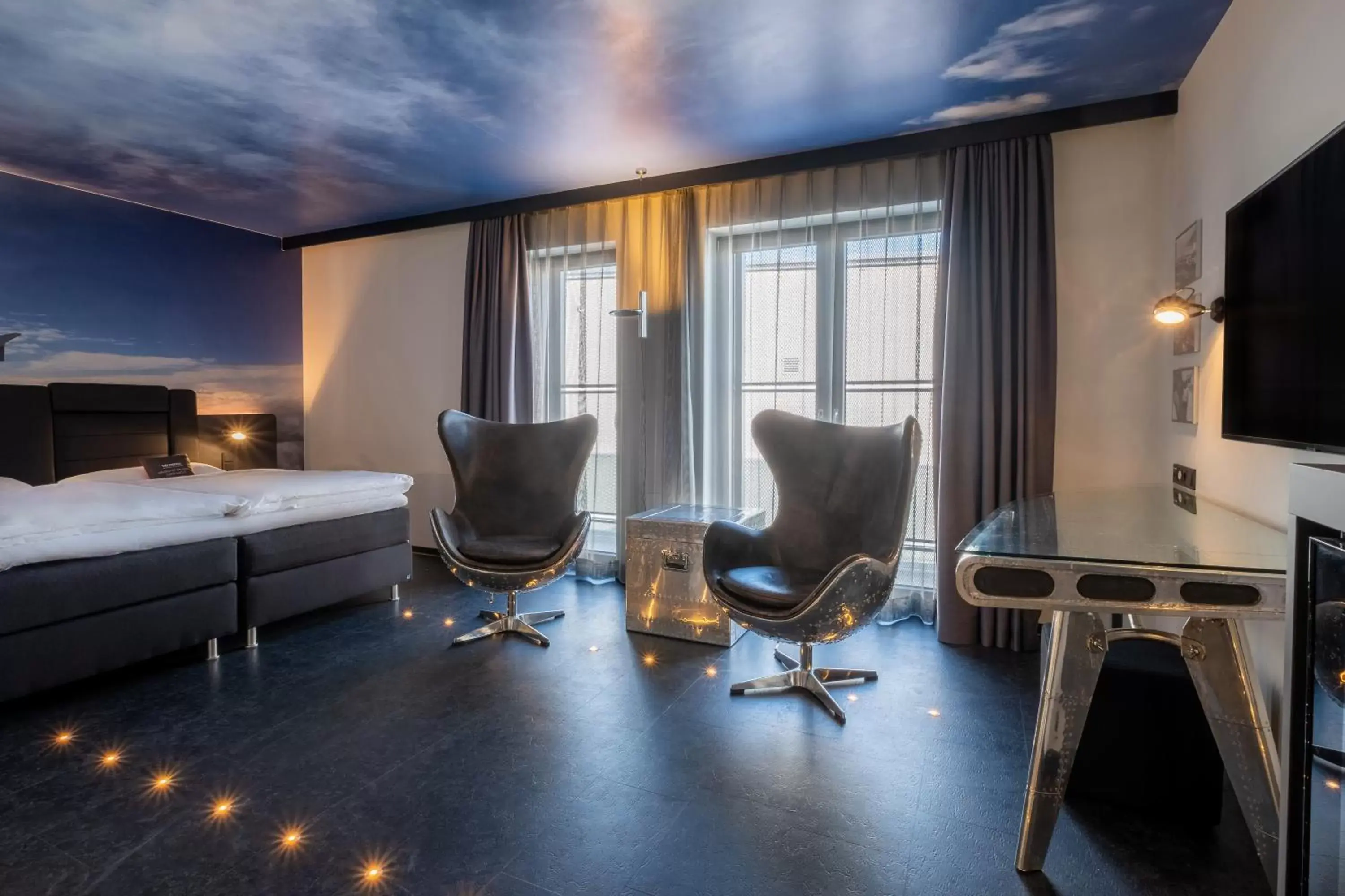 Photo of the whole room in V8 Hotel Köln at MOTORWORLD