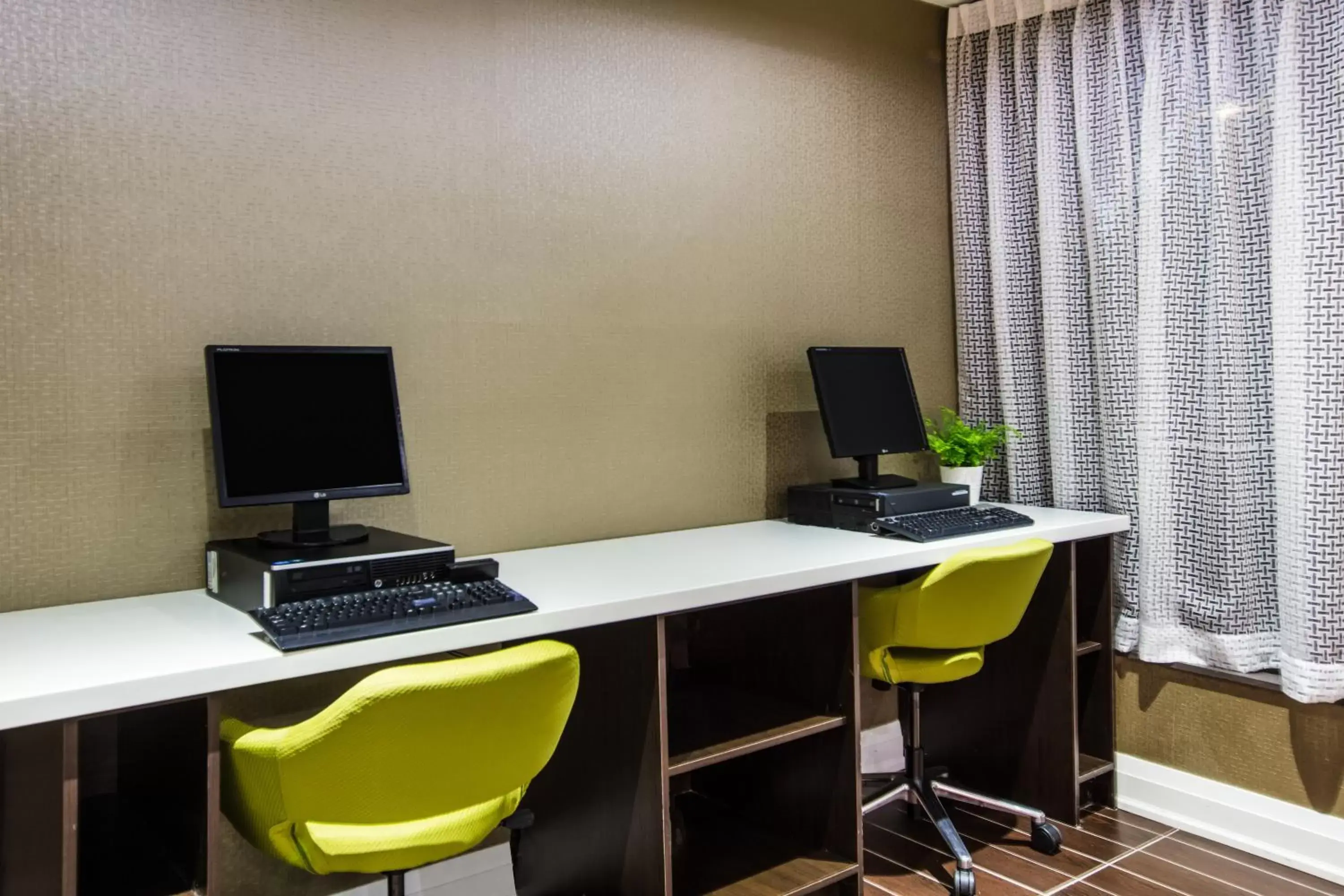 Meeting/conference room, Business Area/Conference Room in Ramada by Wyndham Jacksons Point