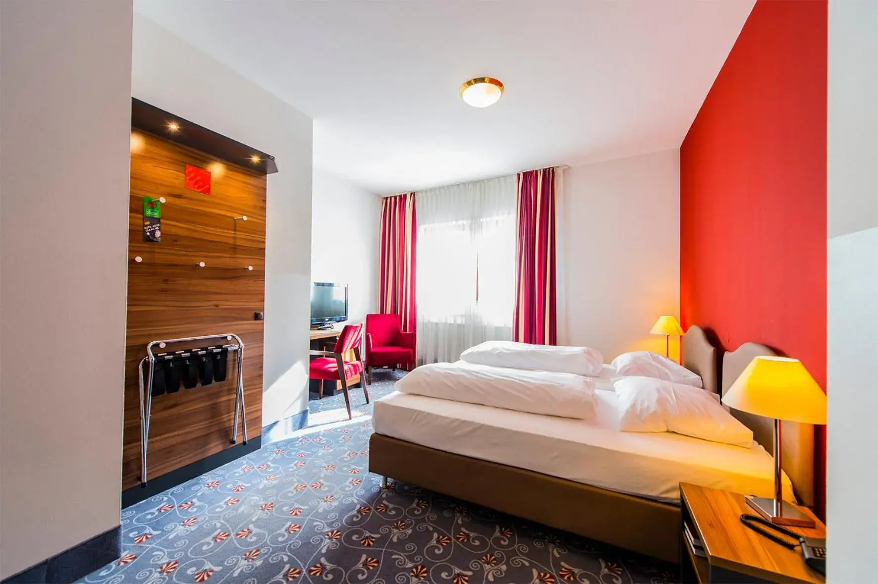 Bedroom, Bed in Prinzhotel Rothenburg