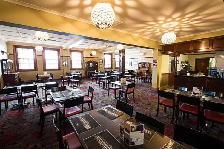 Lunch, Restaurant/Places to Eat in Castlereagh Hotel