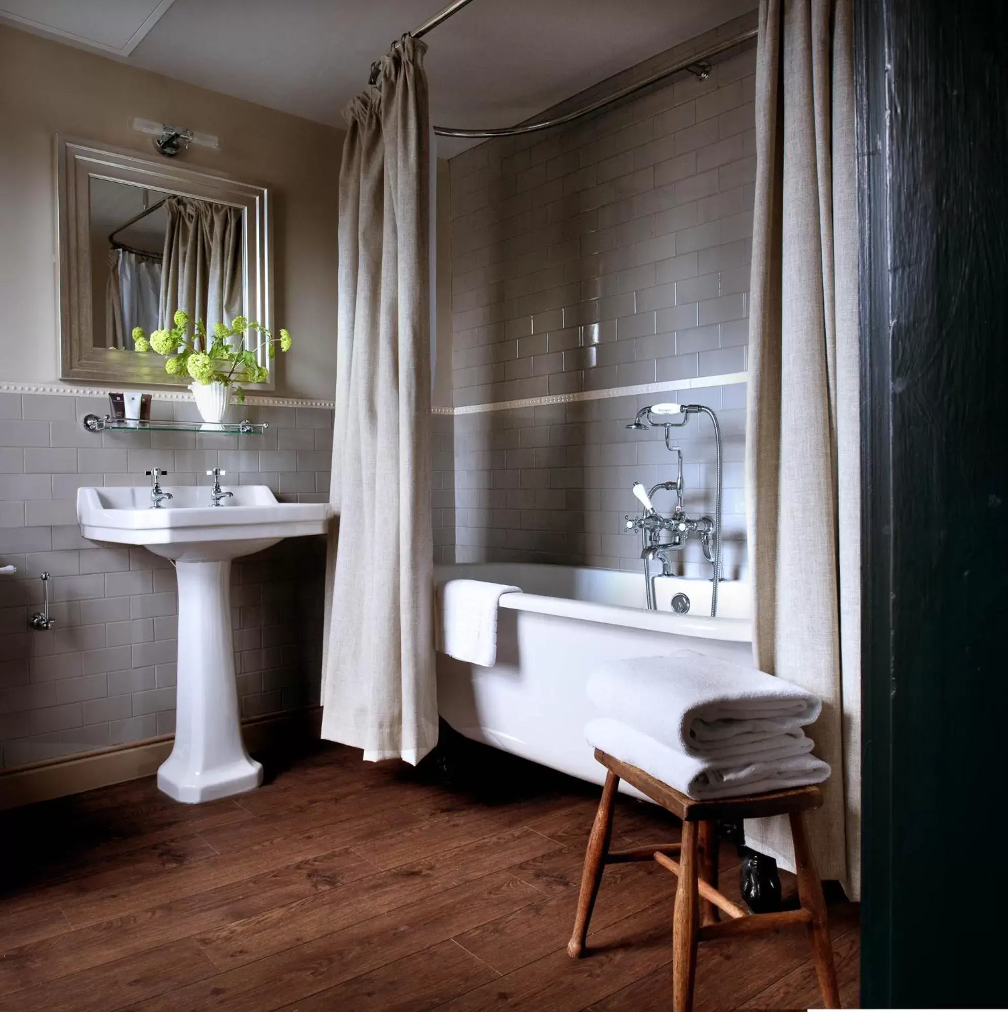 Bathroom in The Crown And Thistle