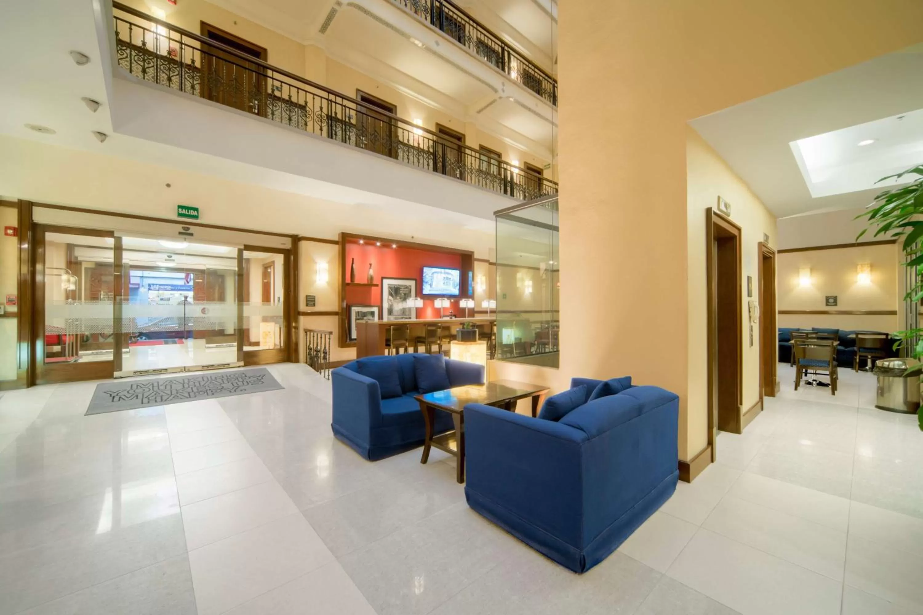 Lobby or reception in Hampton Inn & Suites Mexico City - Centro Historico