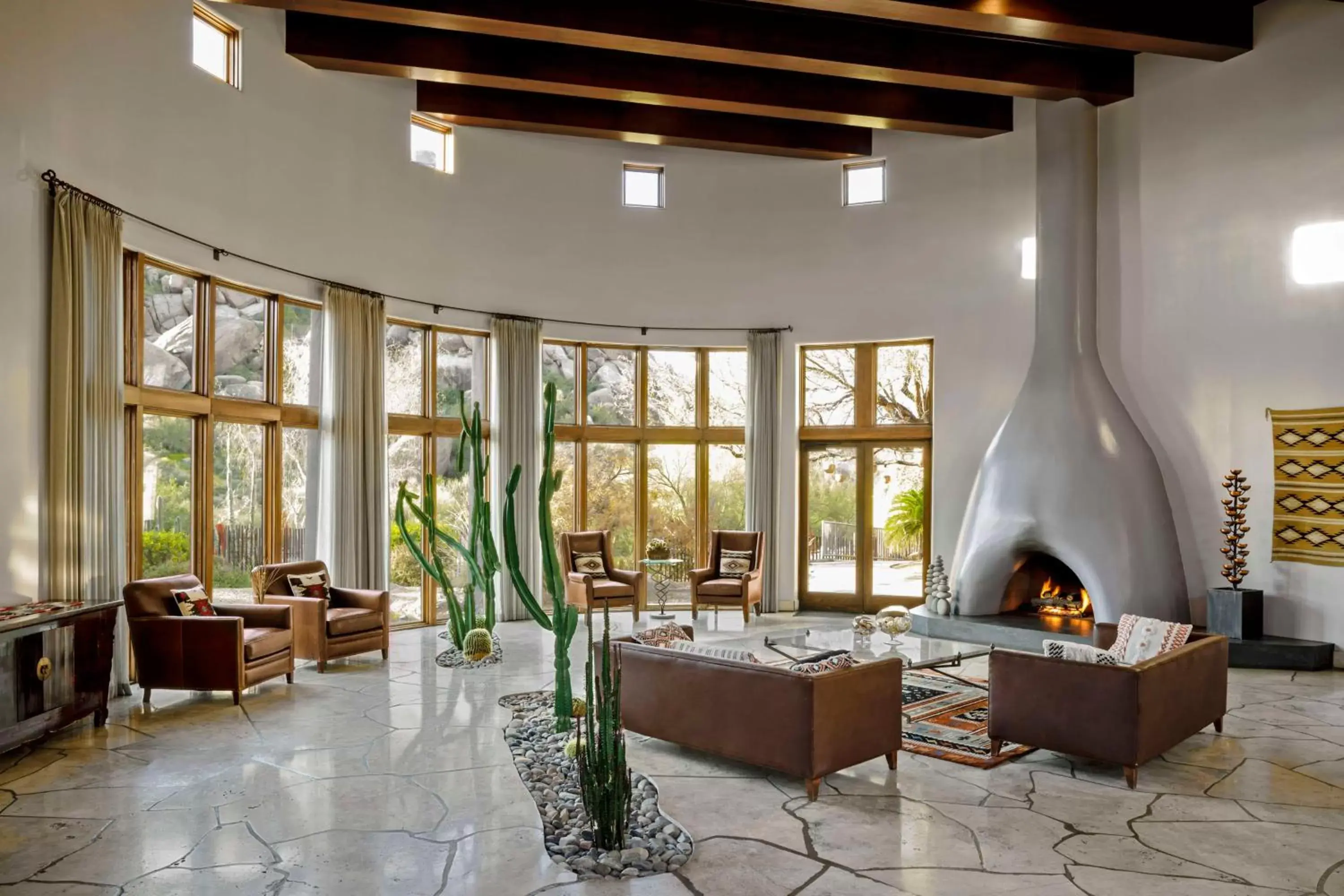 Lobby or reception in Boulders Resort & Spa Scottsdale, Curio Collection by Hilton