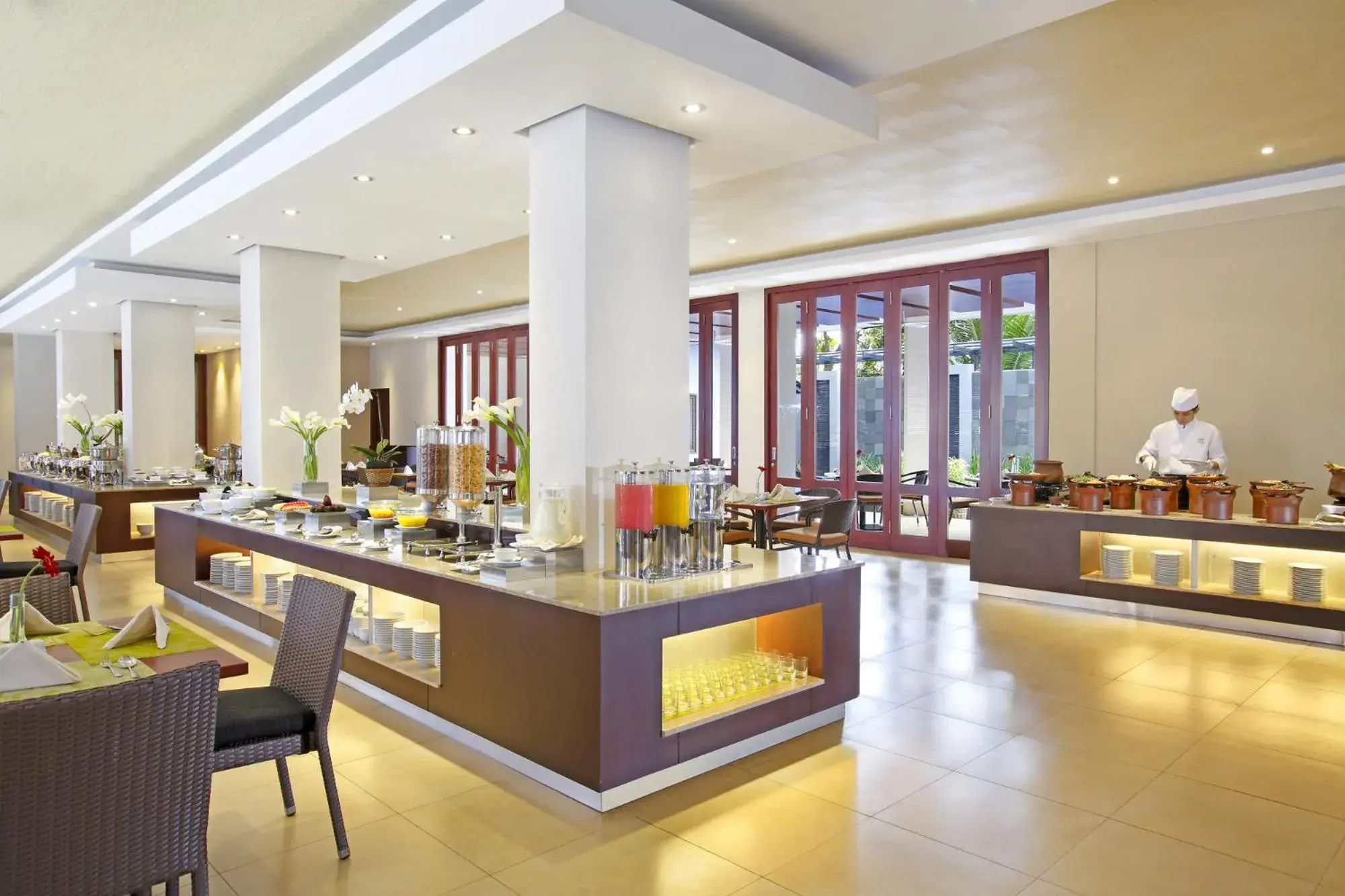 Restaurant/places to eat in Hotel Surya Yudha Purwokerto Restaurant/places to eat in Hotel Surya Yudha Purwokerto