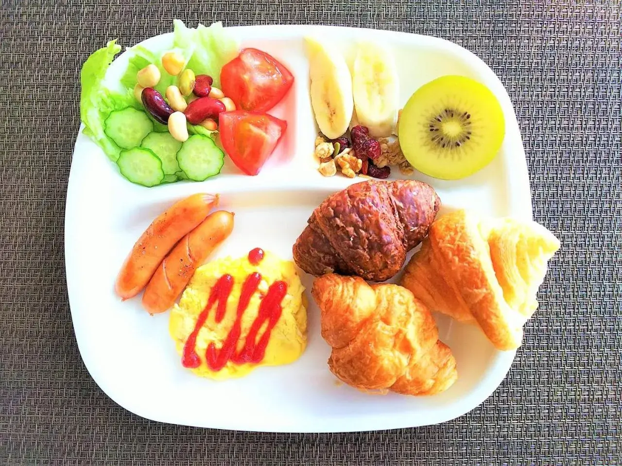 Breakfast in HOTEL LiVEMAX Tokyo Ayase-Ekimae Breakfast in HOTEL LiVEMAX Tokyo Ayase-Ekimae