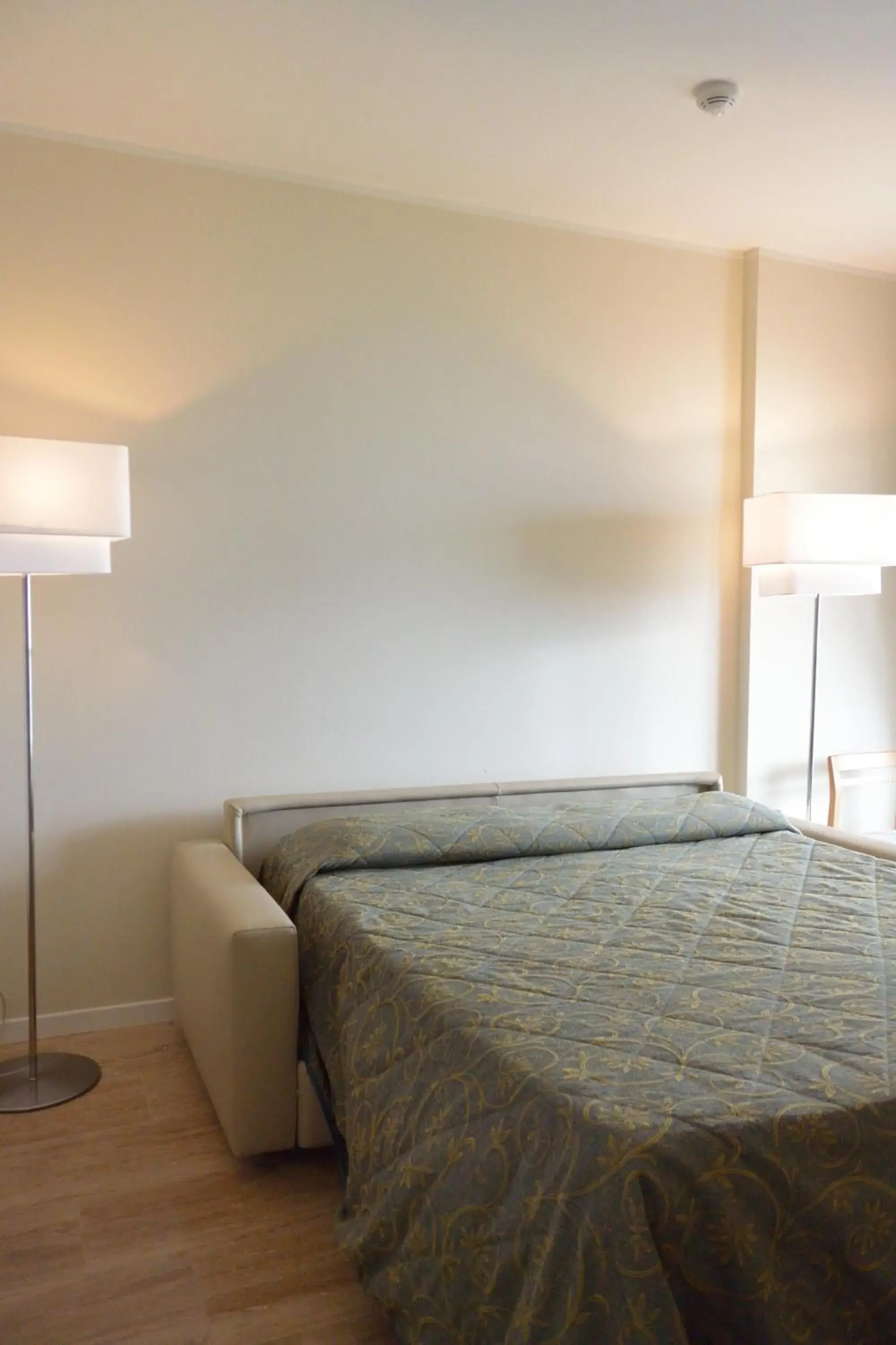Two Connecting Double Rooms with Sea View in Hotel Columbus