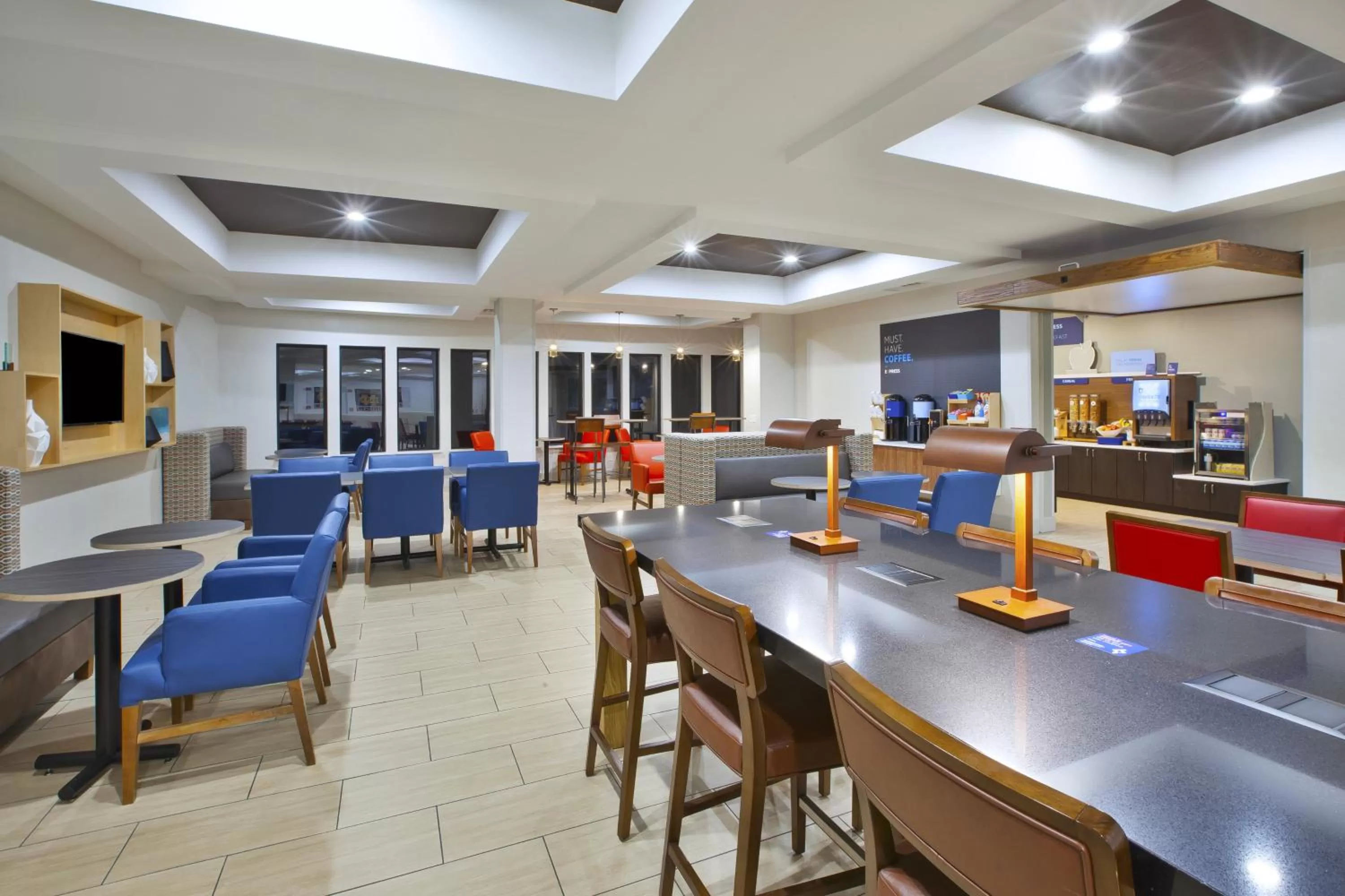 Breakfast in Holiday Inn Express Niles by IHG