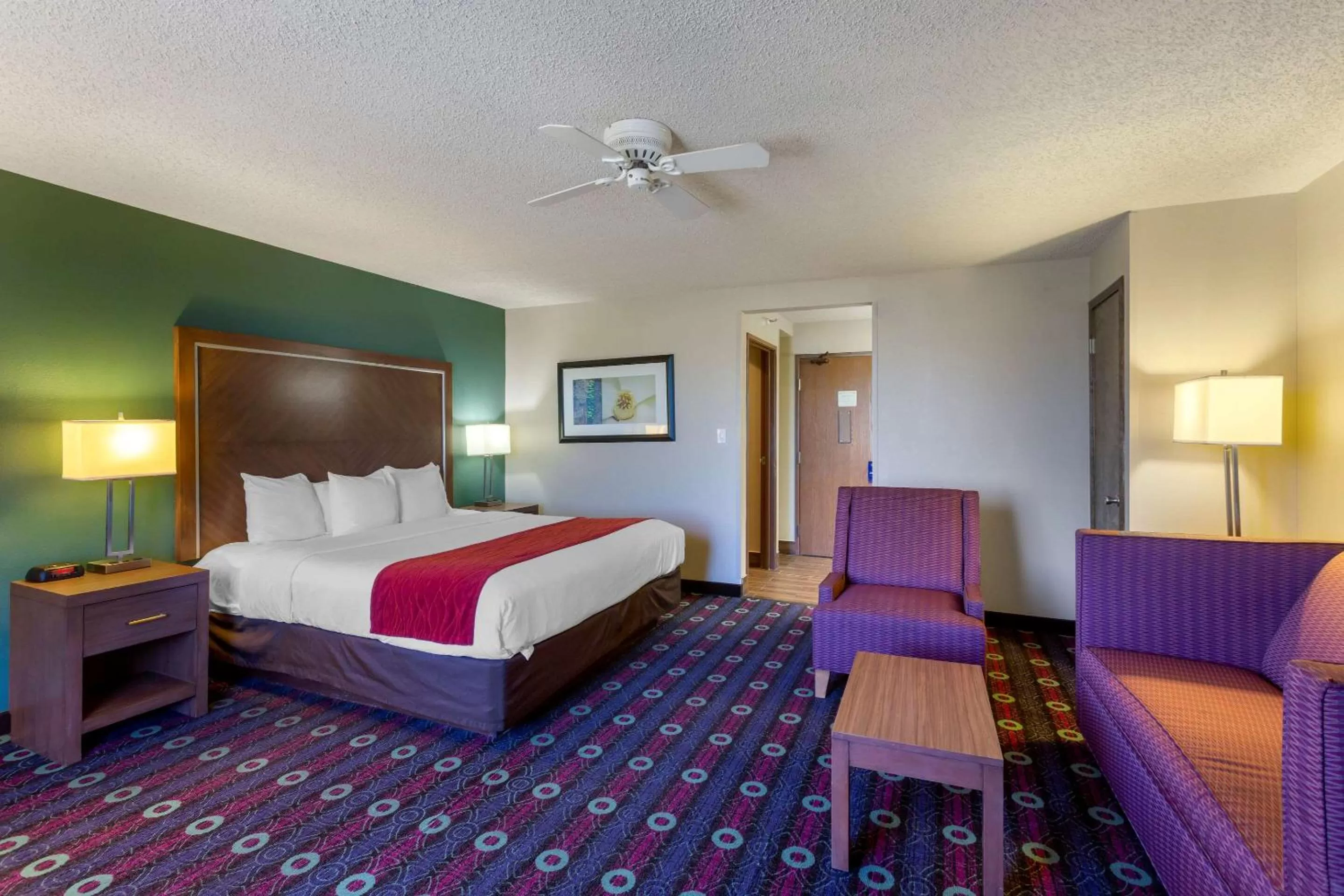 Photo of the whole room, Bed in Comfort Inn West Valley - Salt Lake City South