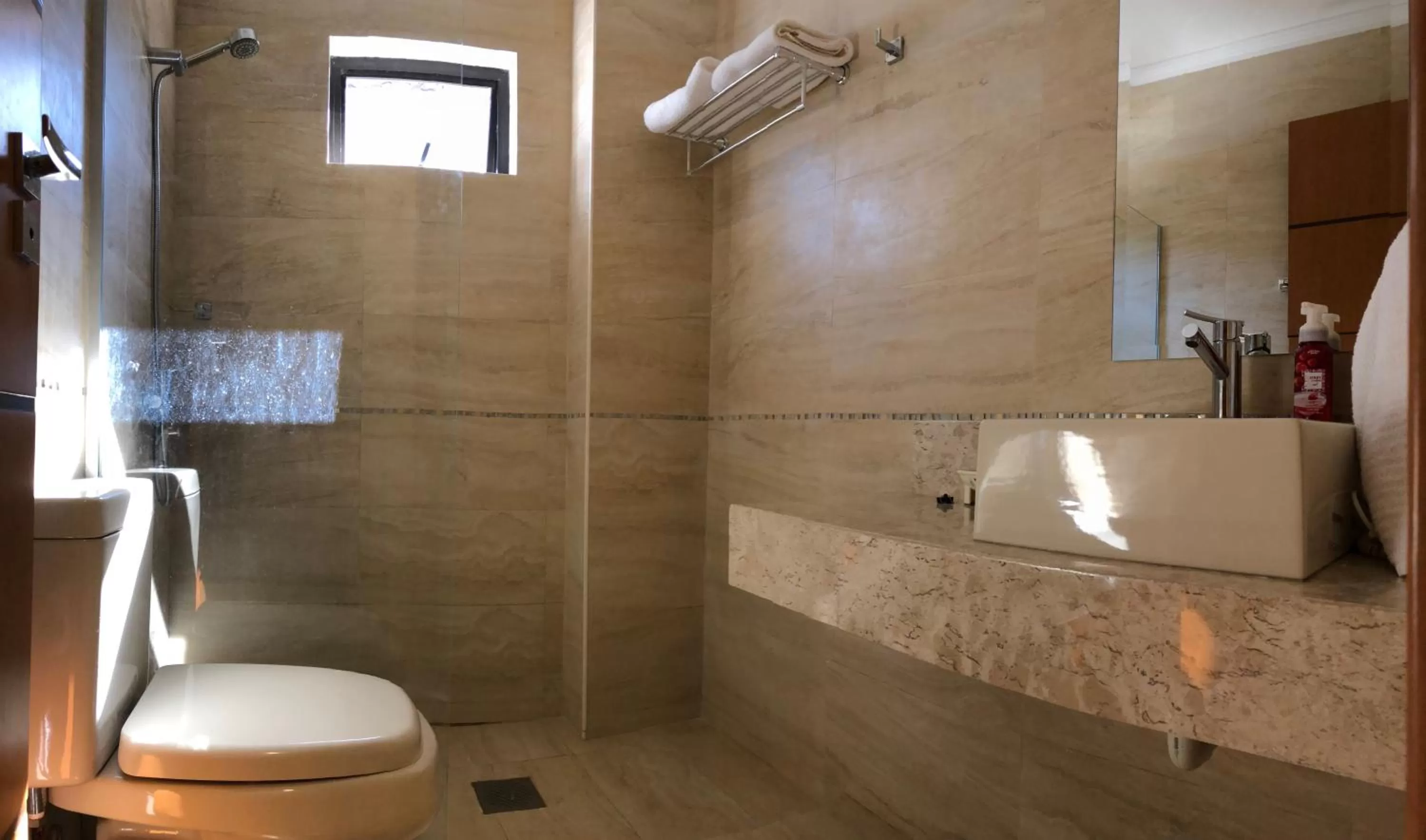 Shower in Posada del Cielo