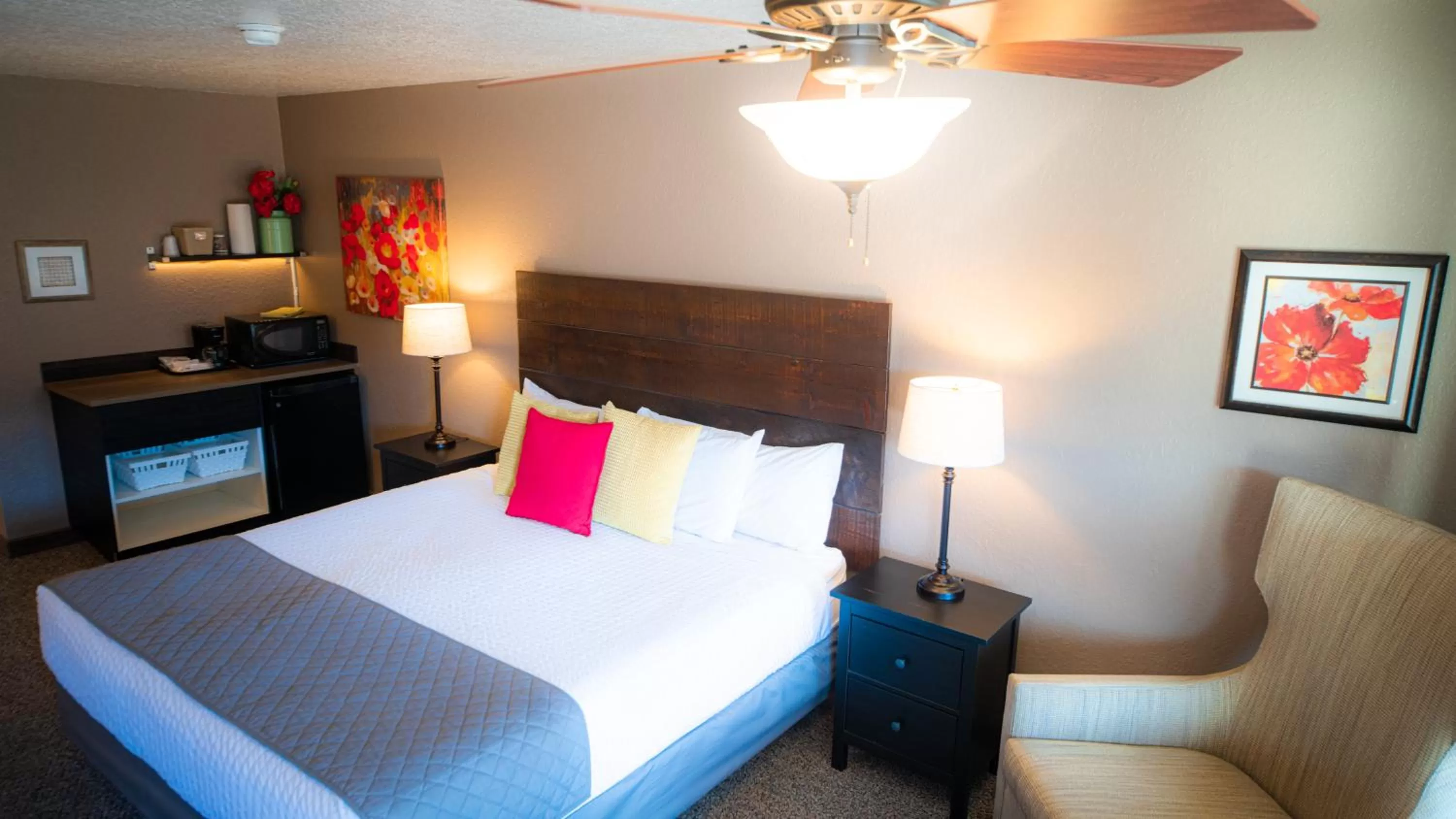 Bed in Mountain View Lodge