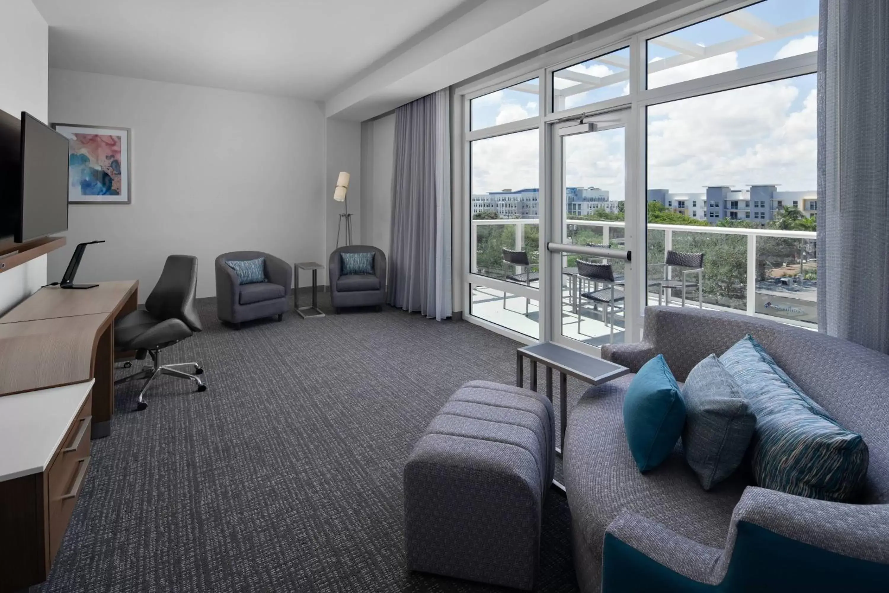 Living room, Seating Area in Courtyard by Marriott Delray Beach