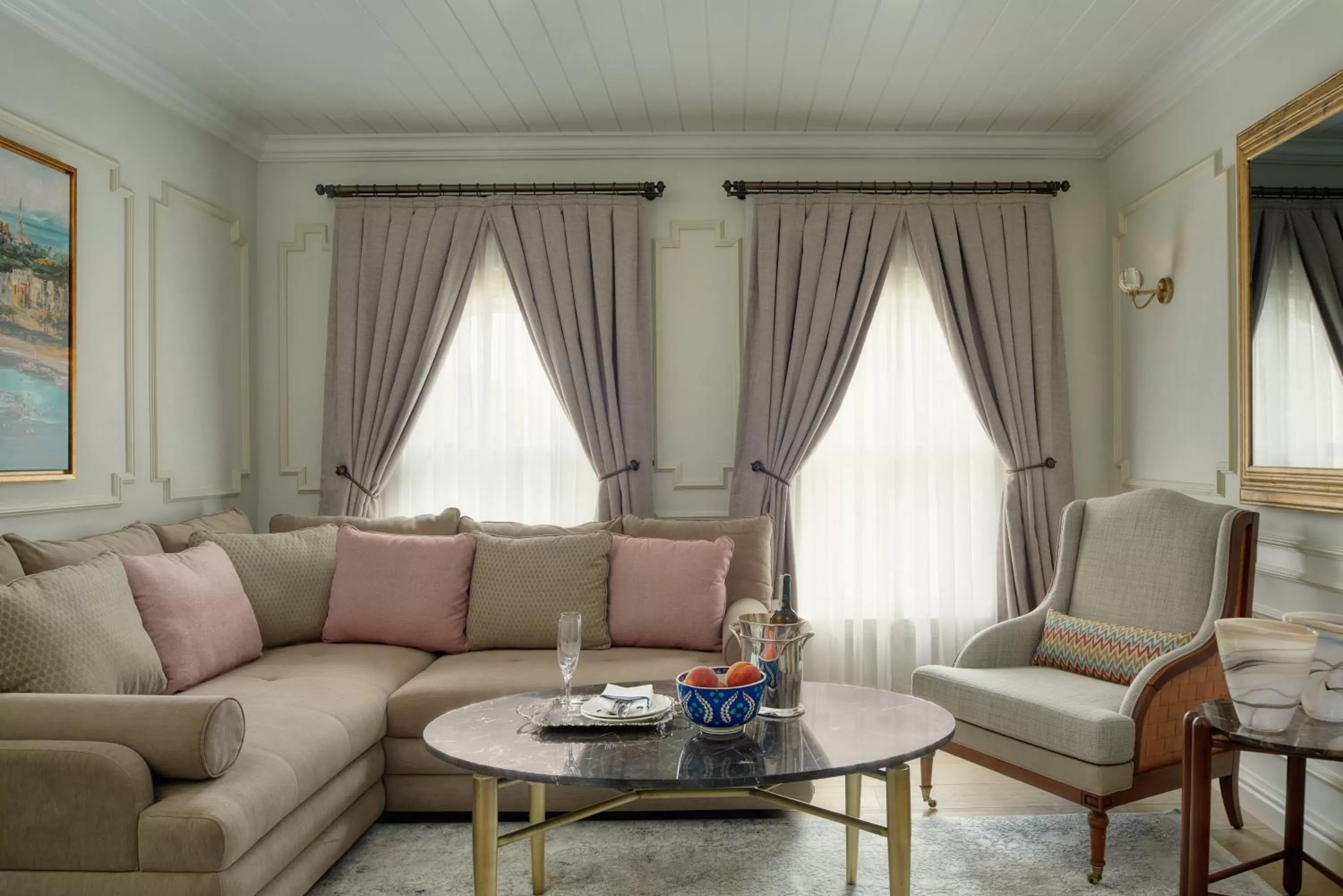 Photo of the whole room in Six Senses Kocatas Mansions