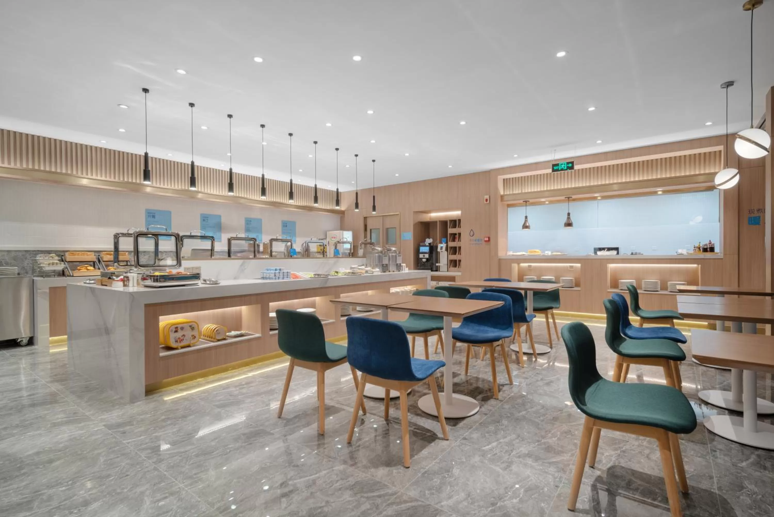 Restaurant/places to eat in Holiday Inn Express Shanghai Jinqiao Central by IHG