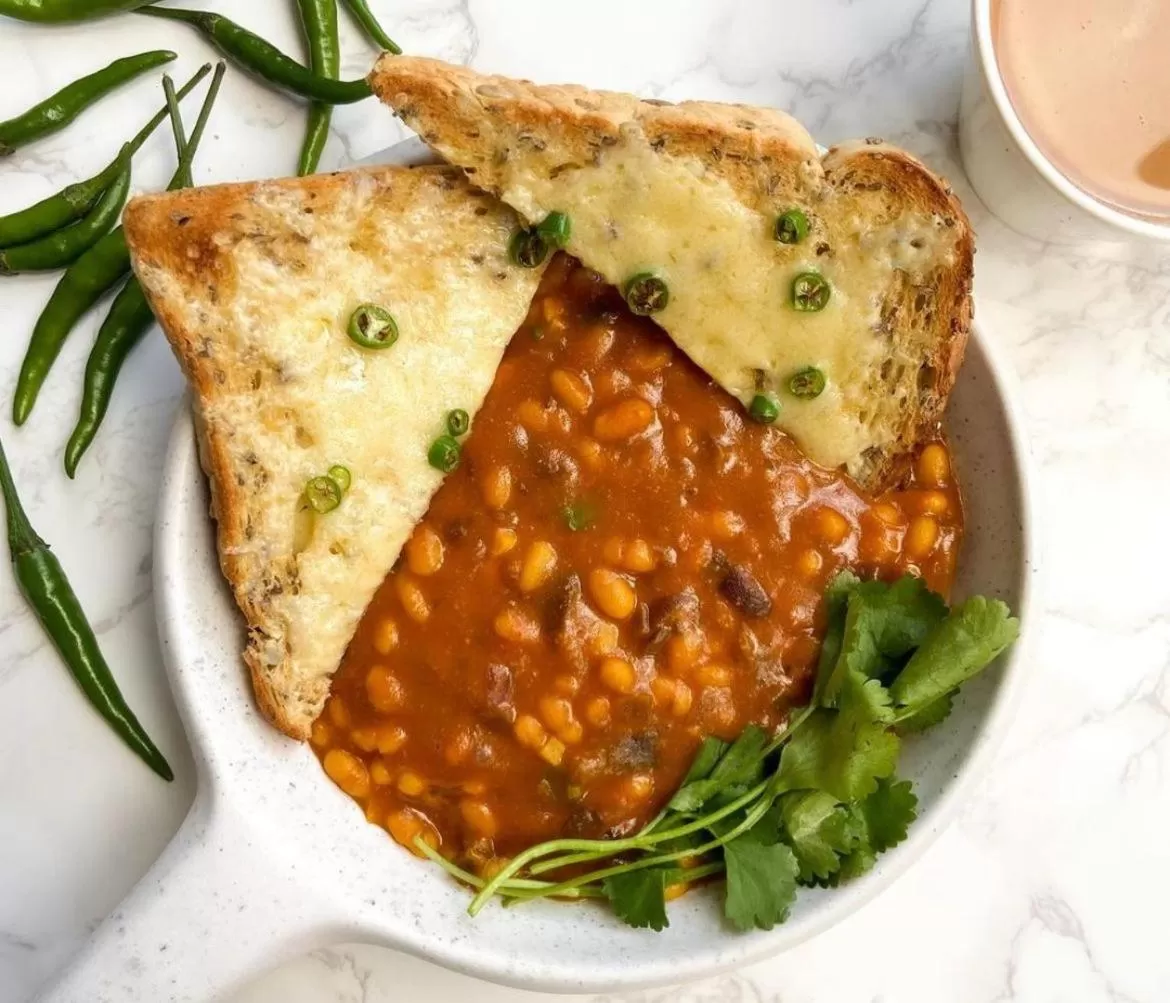 Restaurant/places to eat, Food in LetsBunk Poshtel & Suites