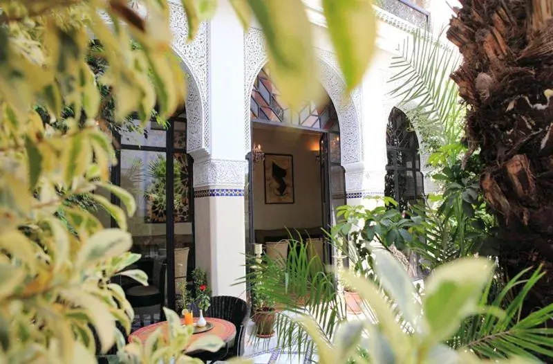 Decorative detail, Property Building in Riad Monceau