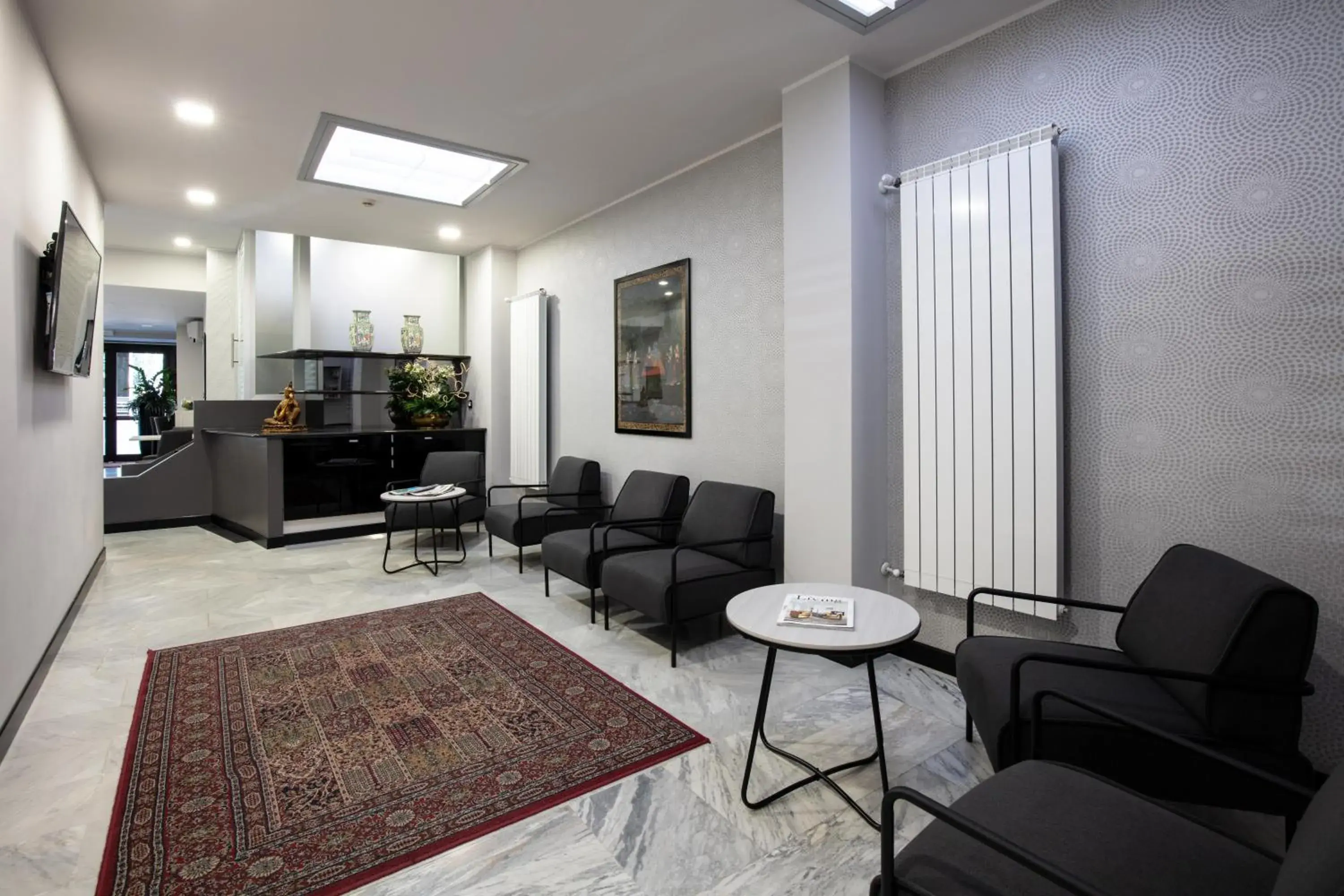 Communal lounge/ TV room, Seating Area in Hotel Esperia