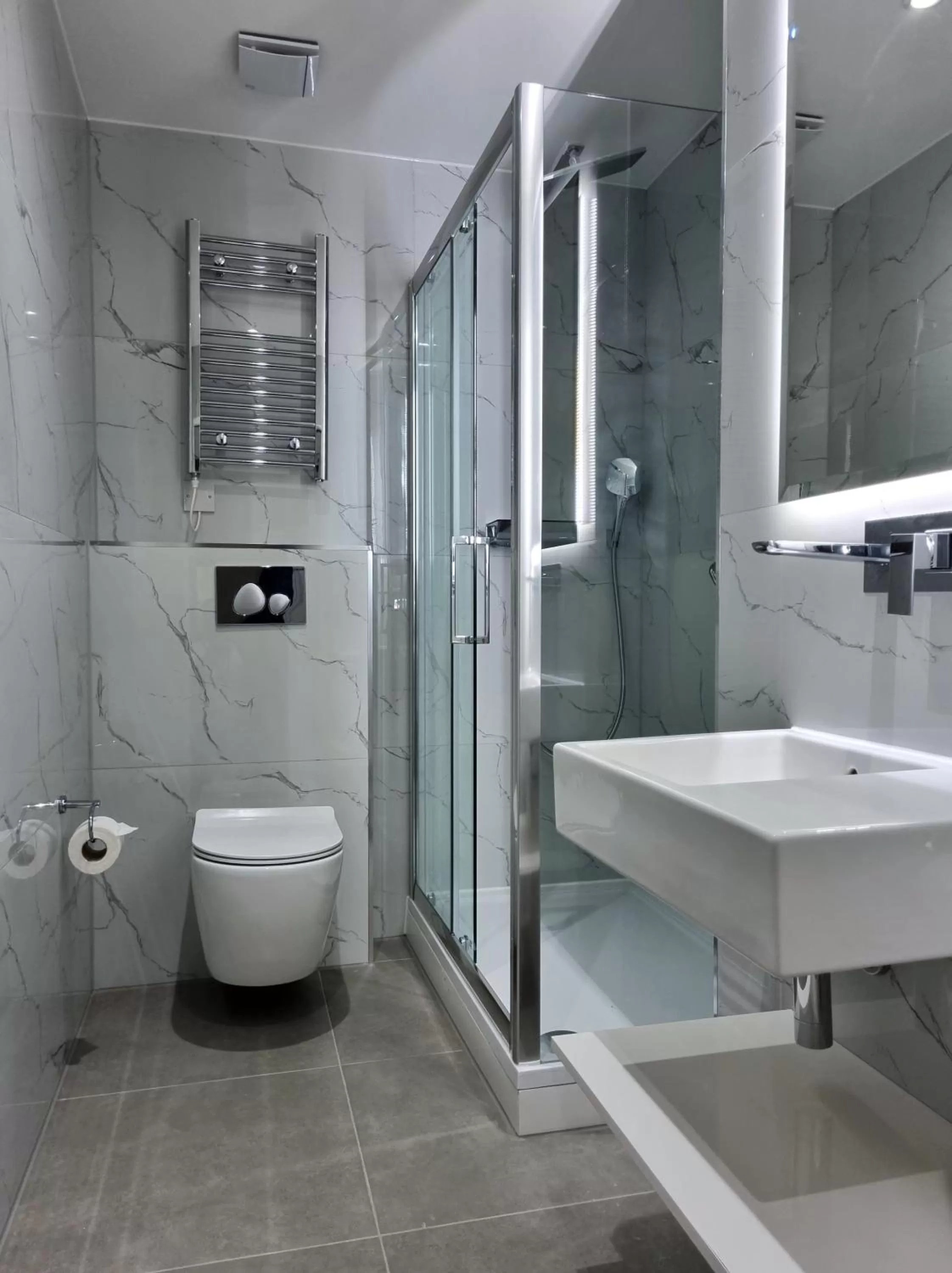 Bathroom in NOX Edgware Road