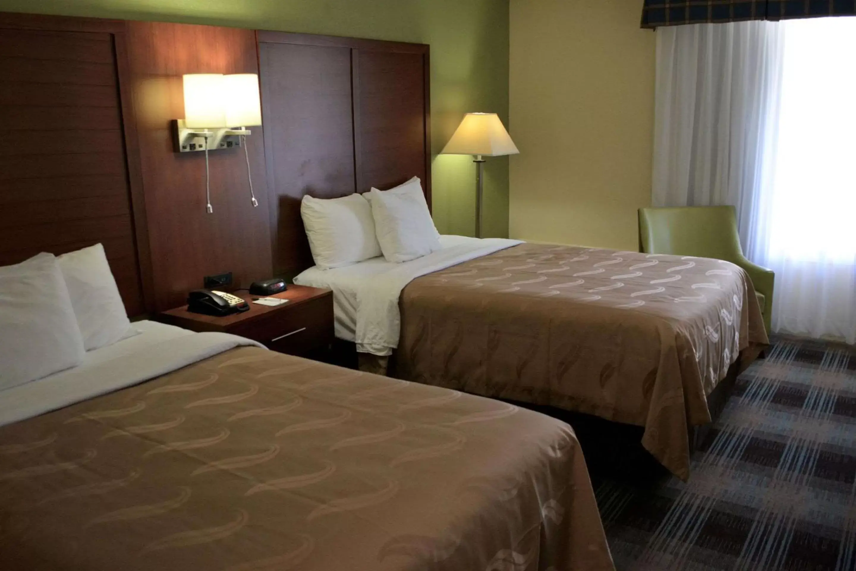 Photo of the whole room, Bed in Quality Inn Midtown Savannah