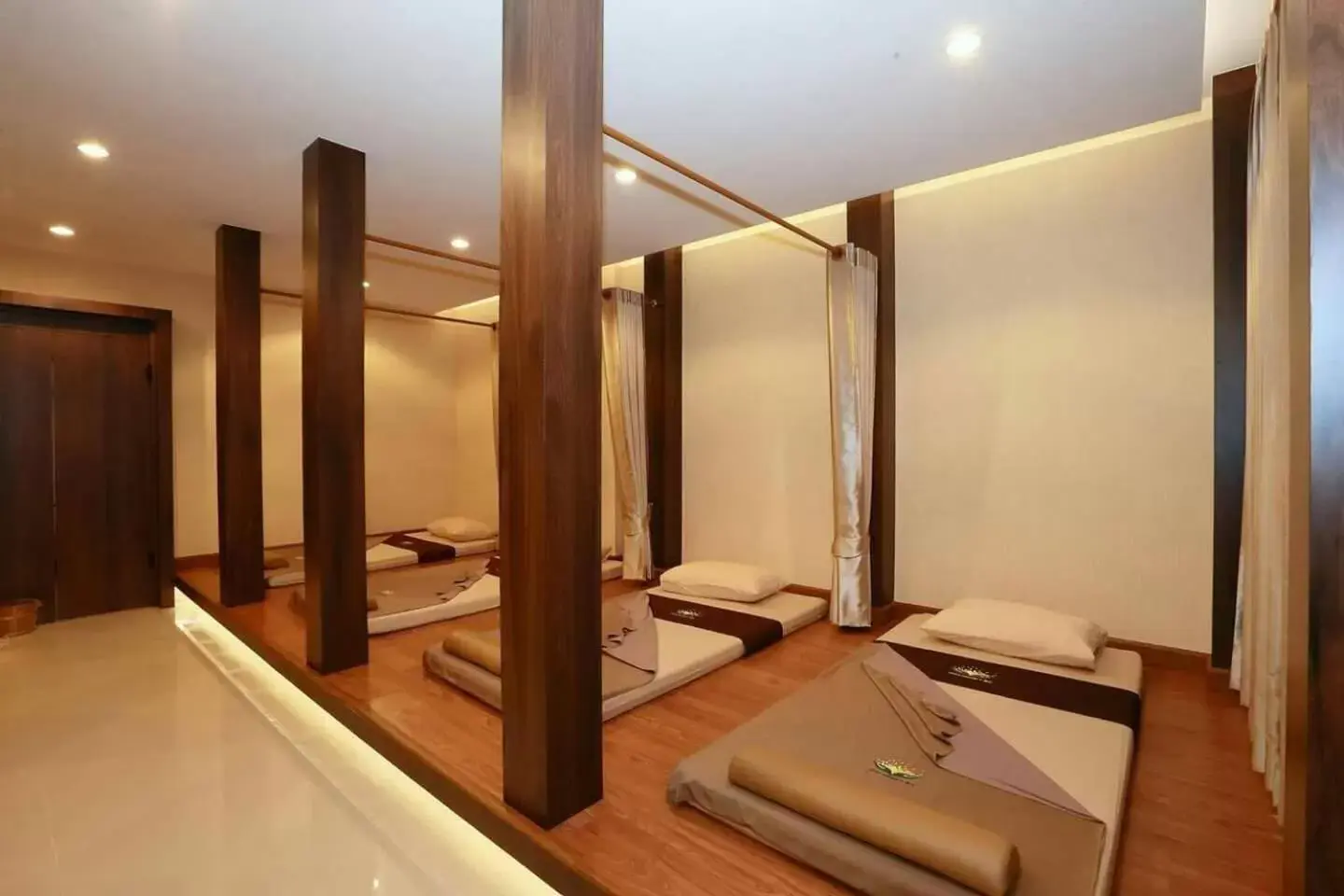 Massage, Bathroom in Trat City Hotel