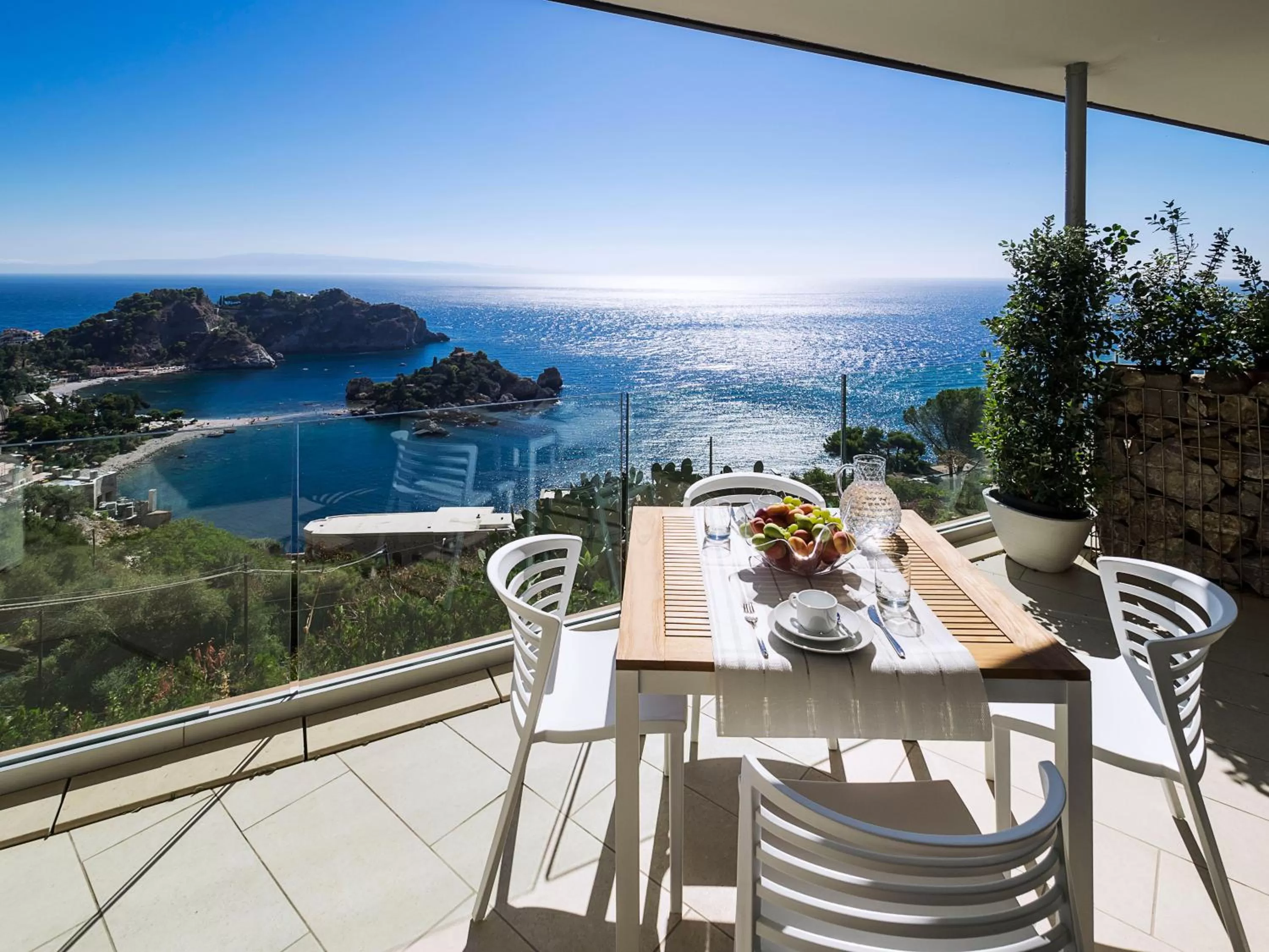 Day in Isola Bella Infinity Suites