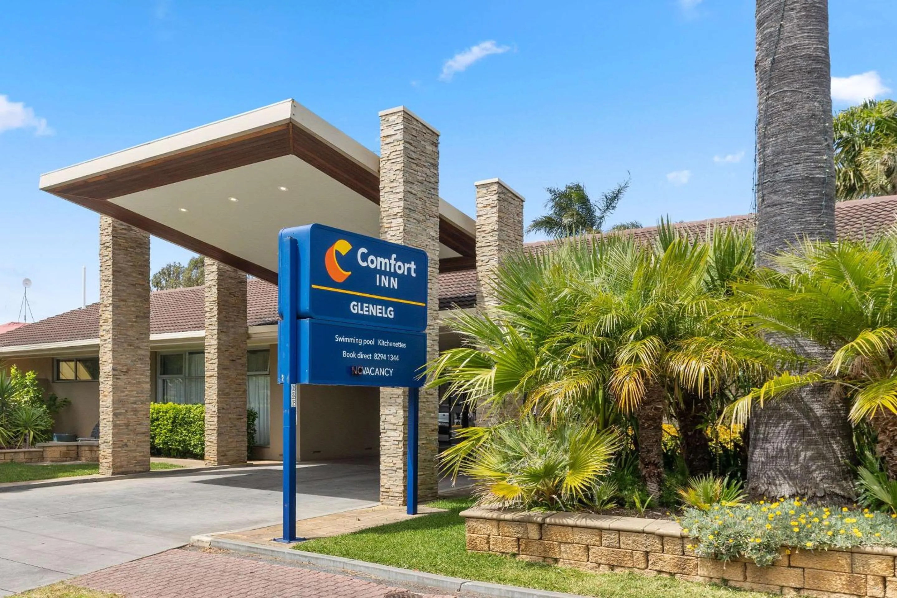 Property building in Comfort Inn Glenelg