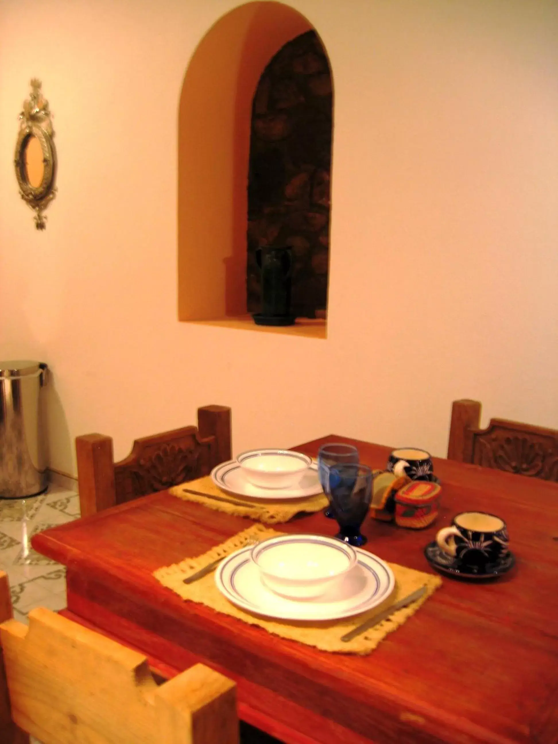 Restaurant/places to eat, Dining Area in El Zopilote Mojado