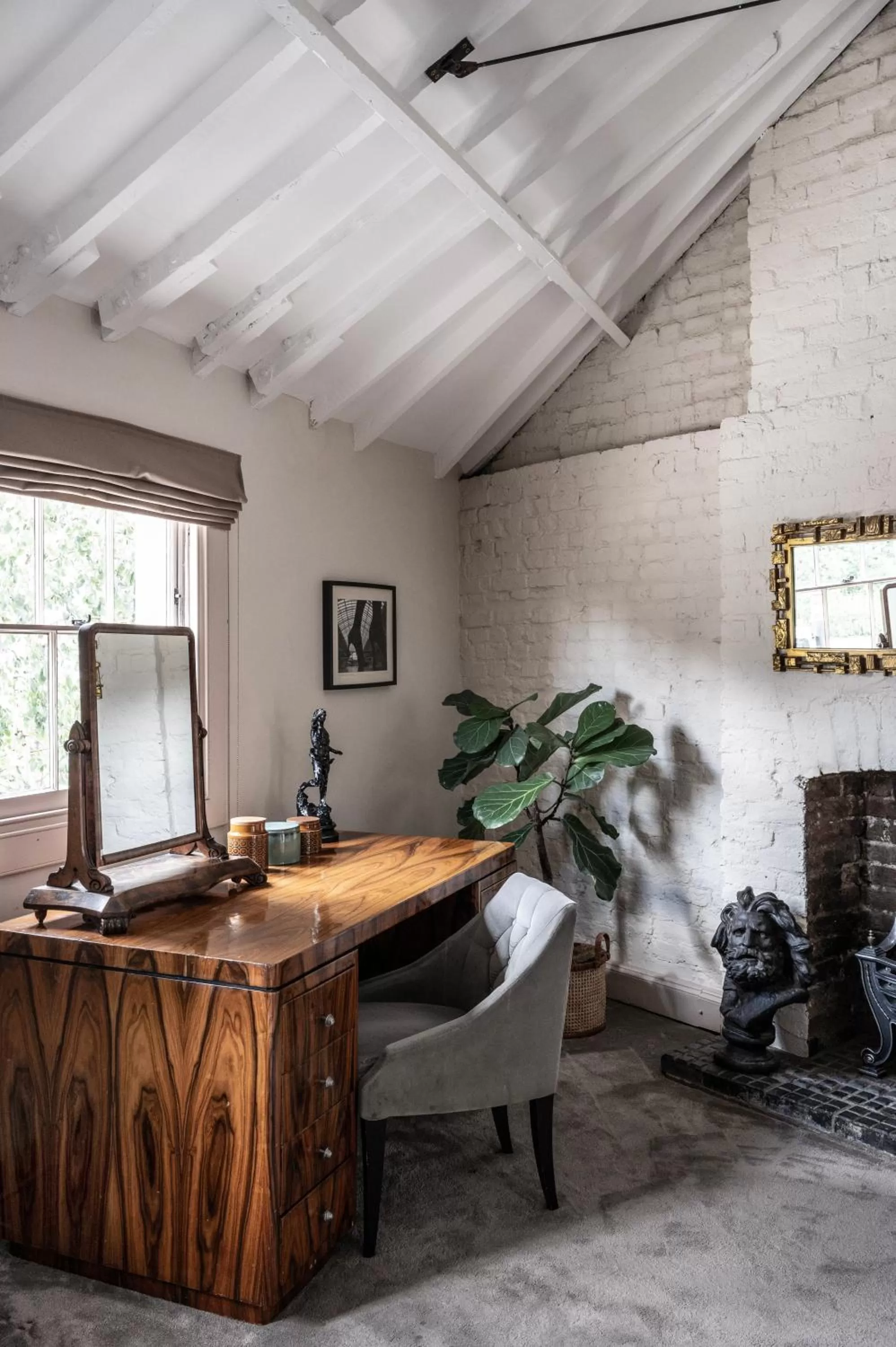 Seating area, TV/Entertainment Center in York & Albany